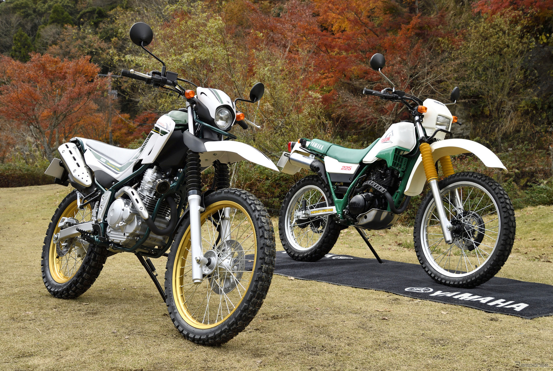 ヤマハ セロー250 ファイナルエディション（左）と、初代セロー225（参考画像）