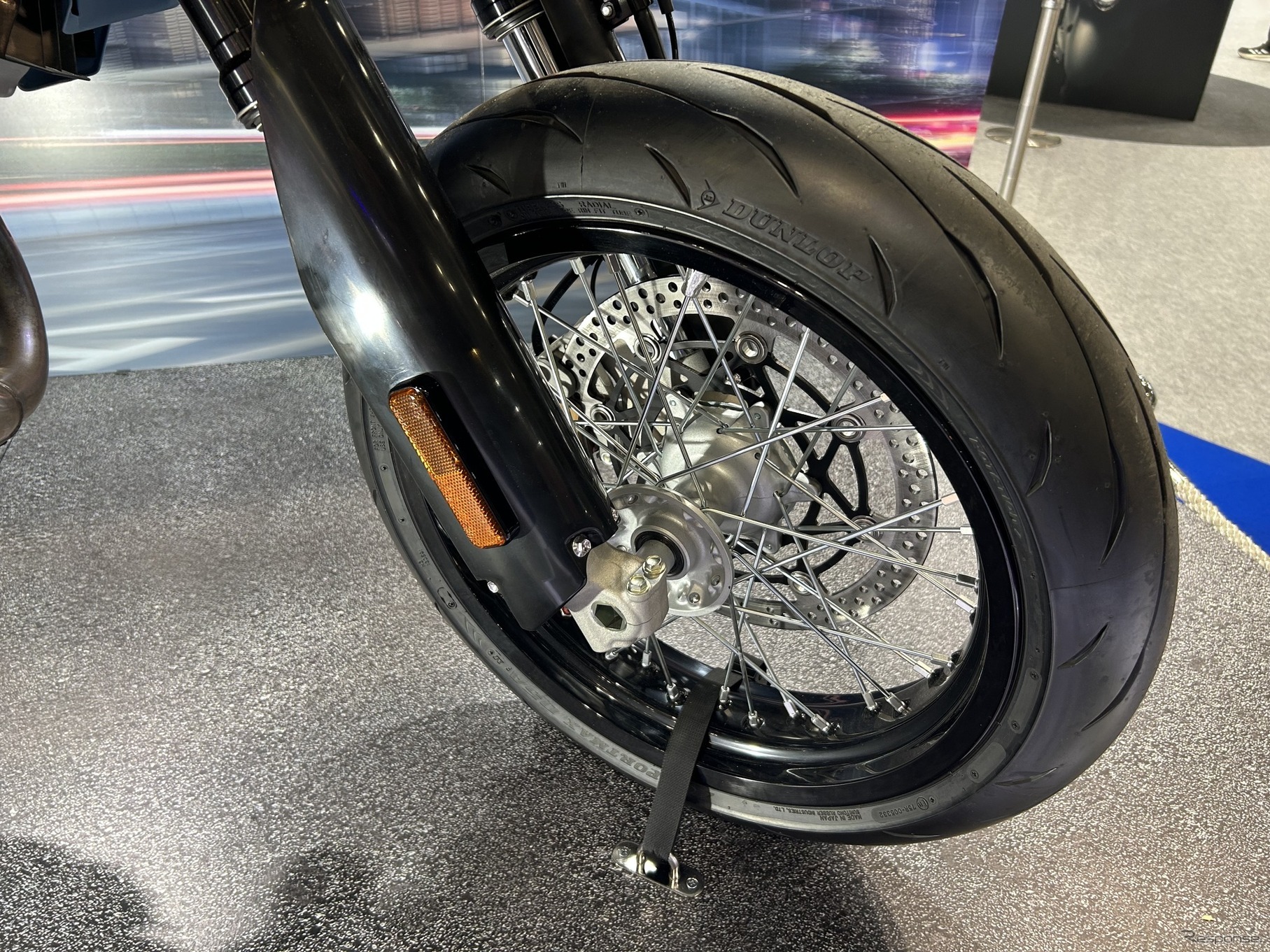 スズキ DR-Z4SM（大阪モーターサイクルショー2025）