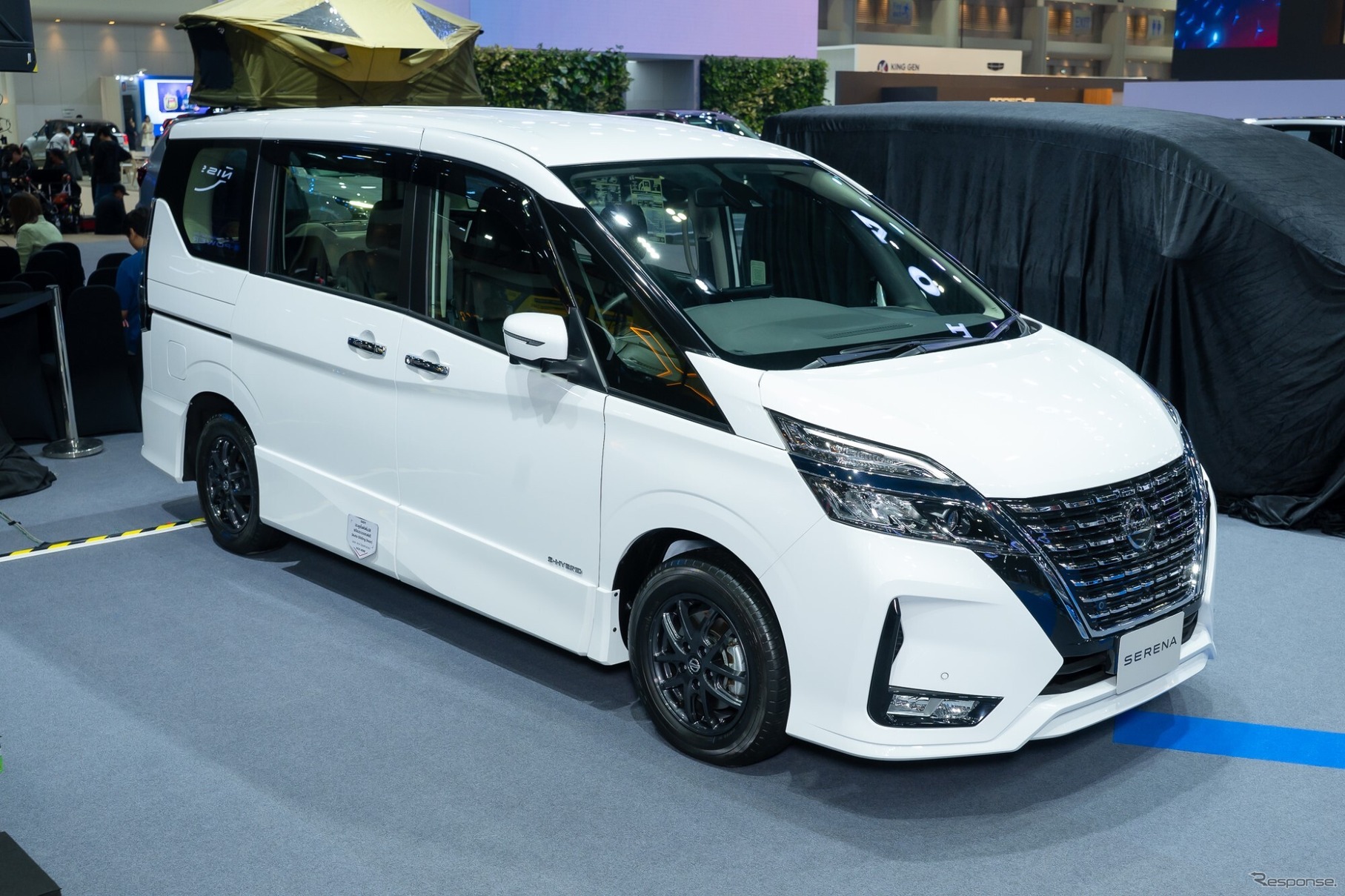 バンコクモーターショー2025に展示された従来モデルのセレナ Sハイブリッド