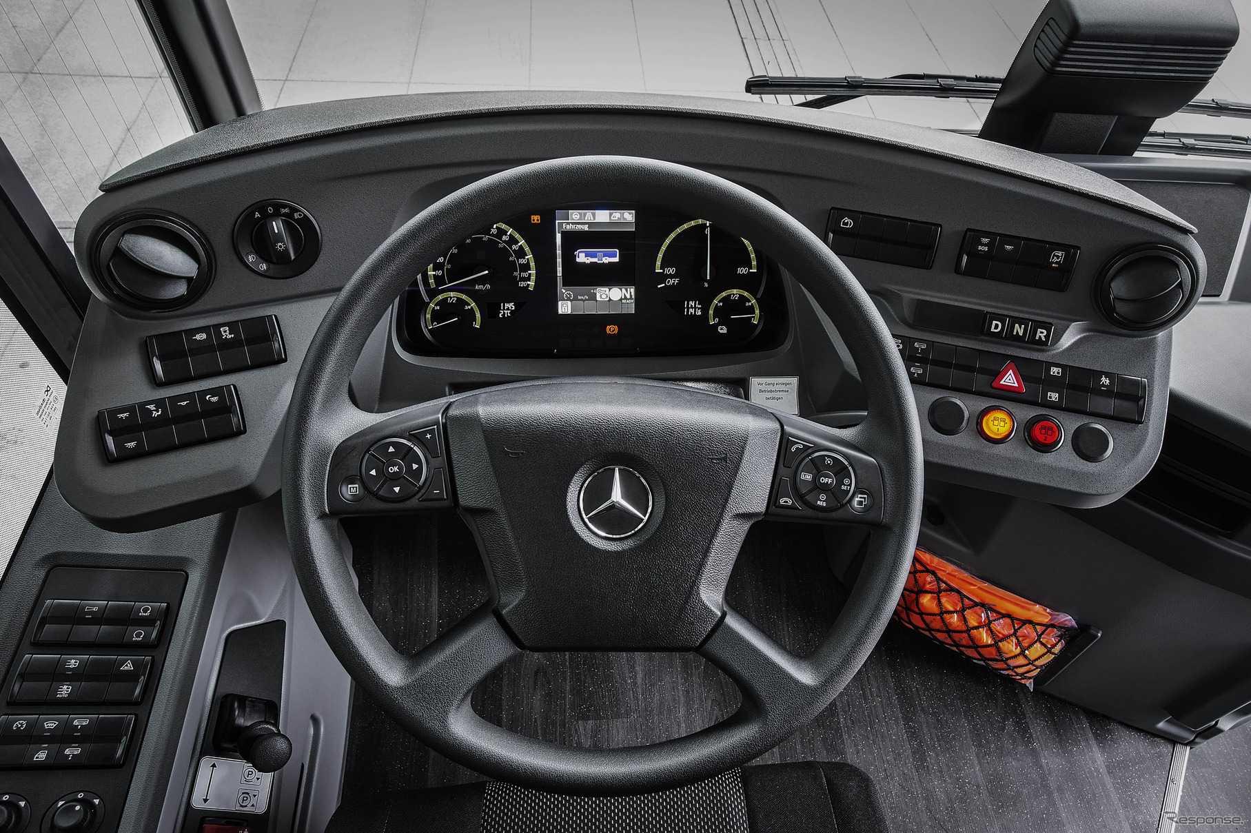 メルセデスベンツの新型電気バス『eCitaro K』
