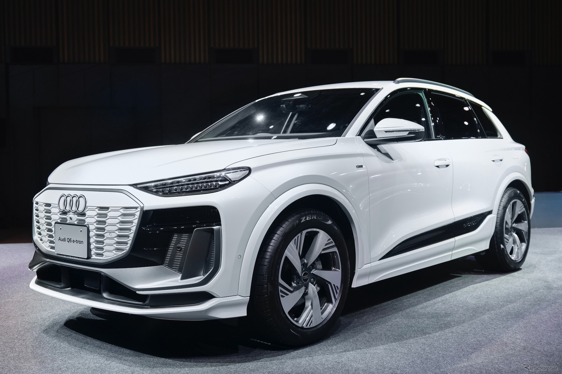 アウディ Q6 e-tron