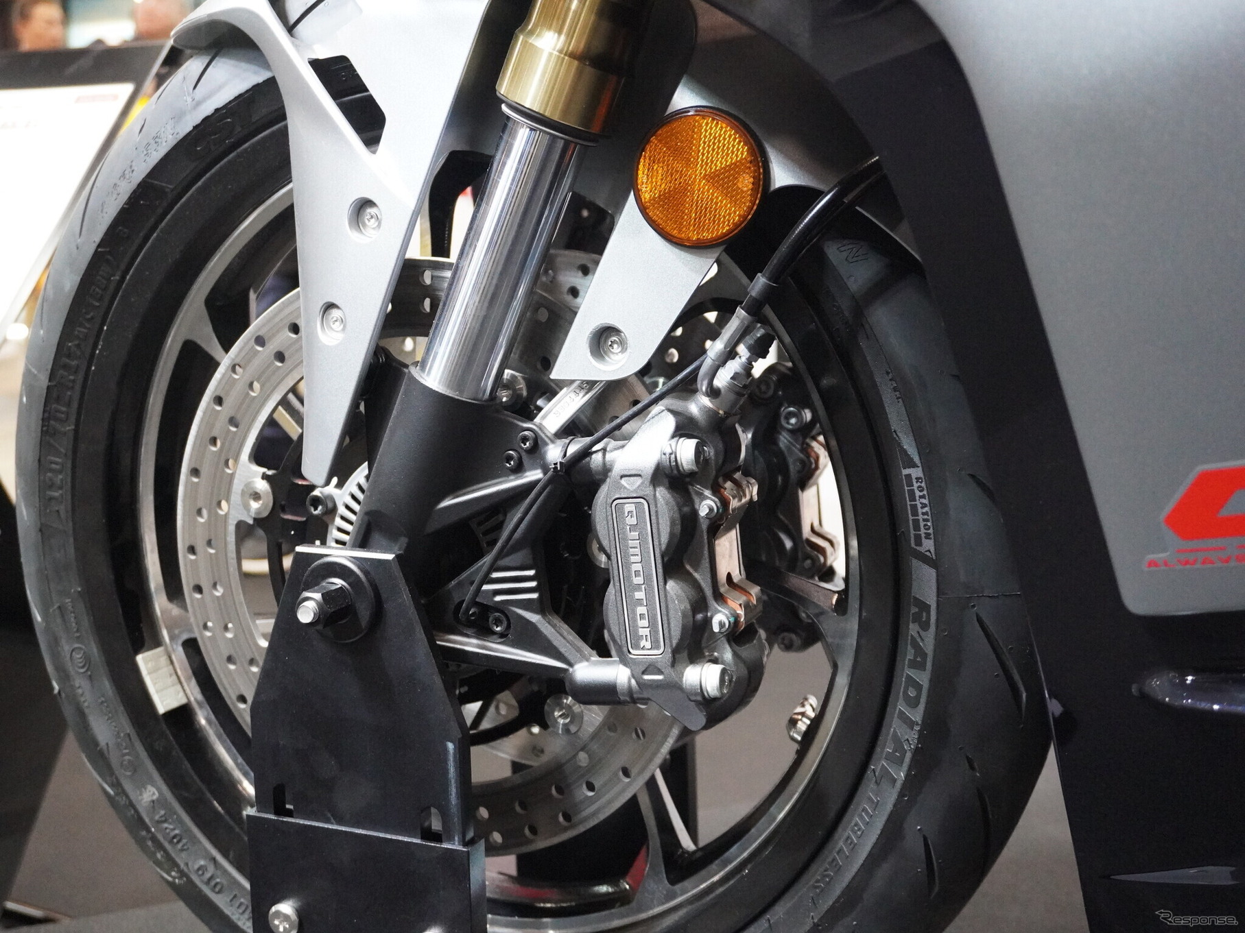 QJモーター SRK400RS（東京モーターサイクルショー2025）