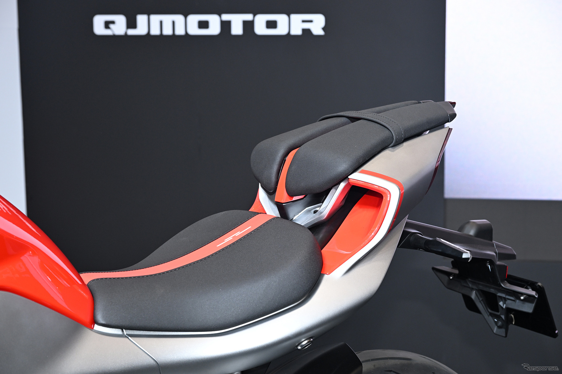 QJモーター SRK400RS（東京モーターサイクルショー2025）