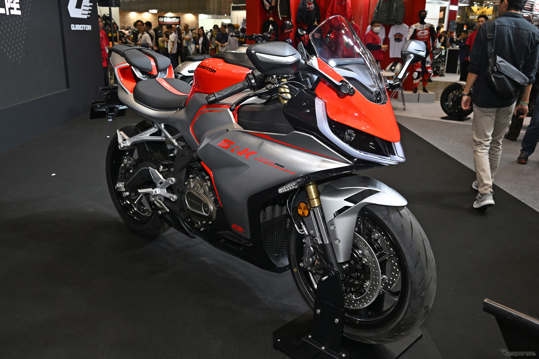QJモーター SRK400RS（東京モーターサイクルショー2025）