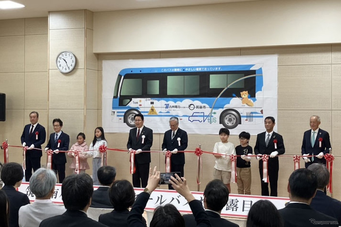 国内初のEVスクールバスが福岡県筑後市役所に導入され4月7日営業運転開始