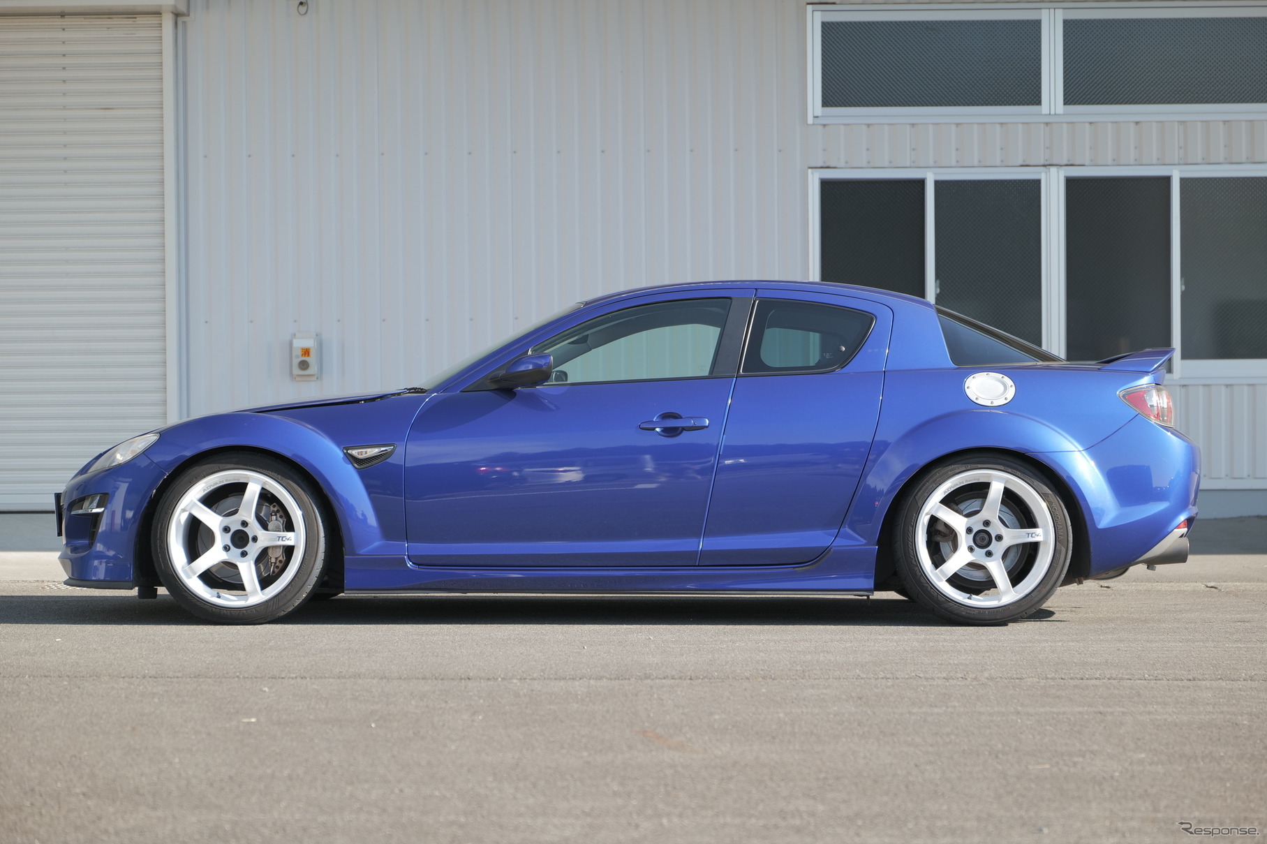 新専用部品で特有のリアの構造的な弱点を克服、HKSがマツダ『RX-8』用スポーツサスペンション「ハイパーマックス R」を発売
