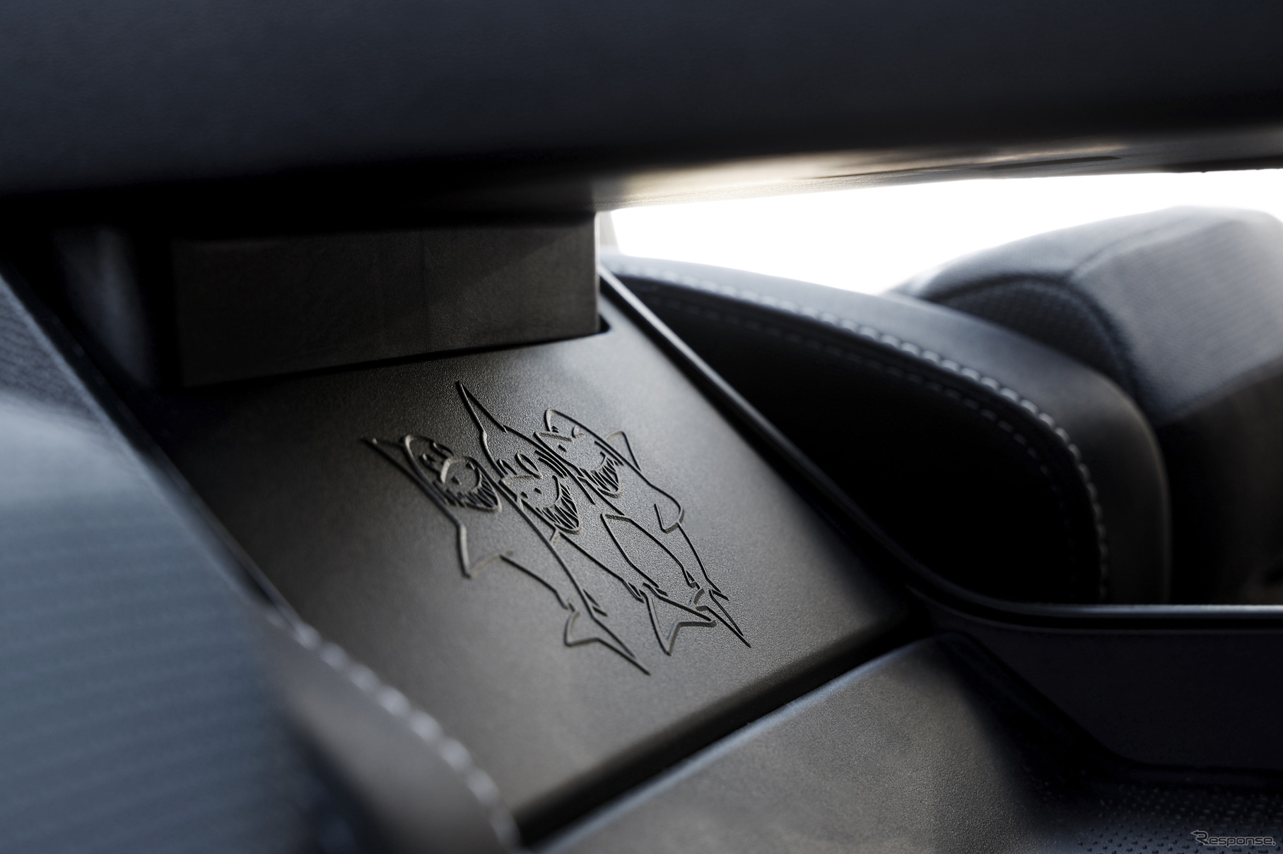 オペル車に隠された「サメ」は新型電動SUV『グランドランド』にも