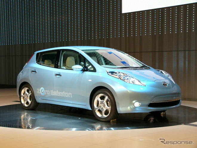 【新聞ウォッチ】愛煙家には近寄りがたい 日産新社屋とEV「リーフ」