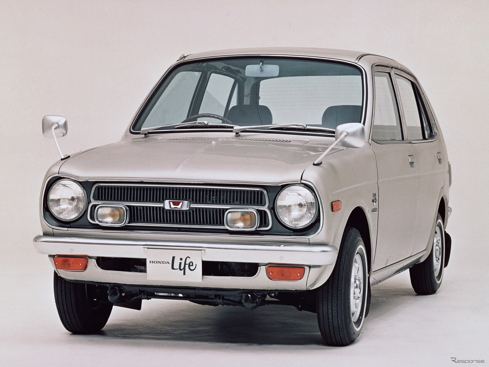 振動低減のために初めてバランサーが用いられた軽自動車のホンダ・ライフ360（1971年）