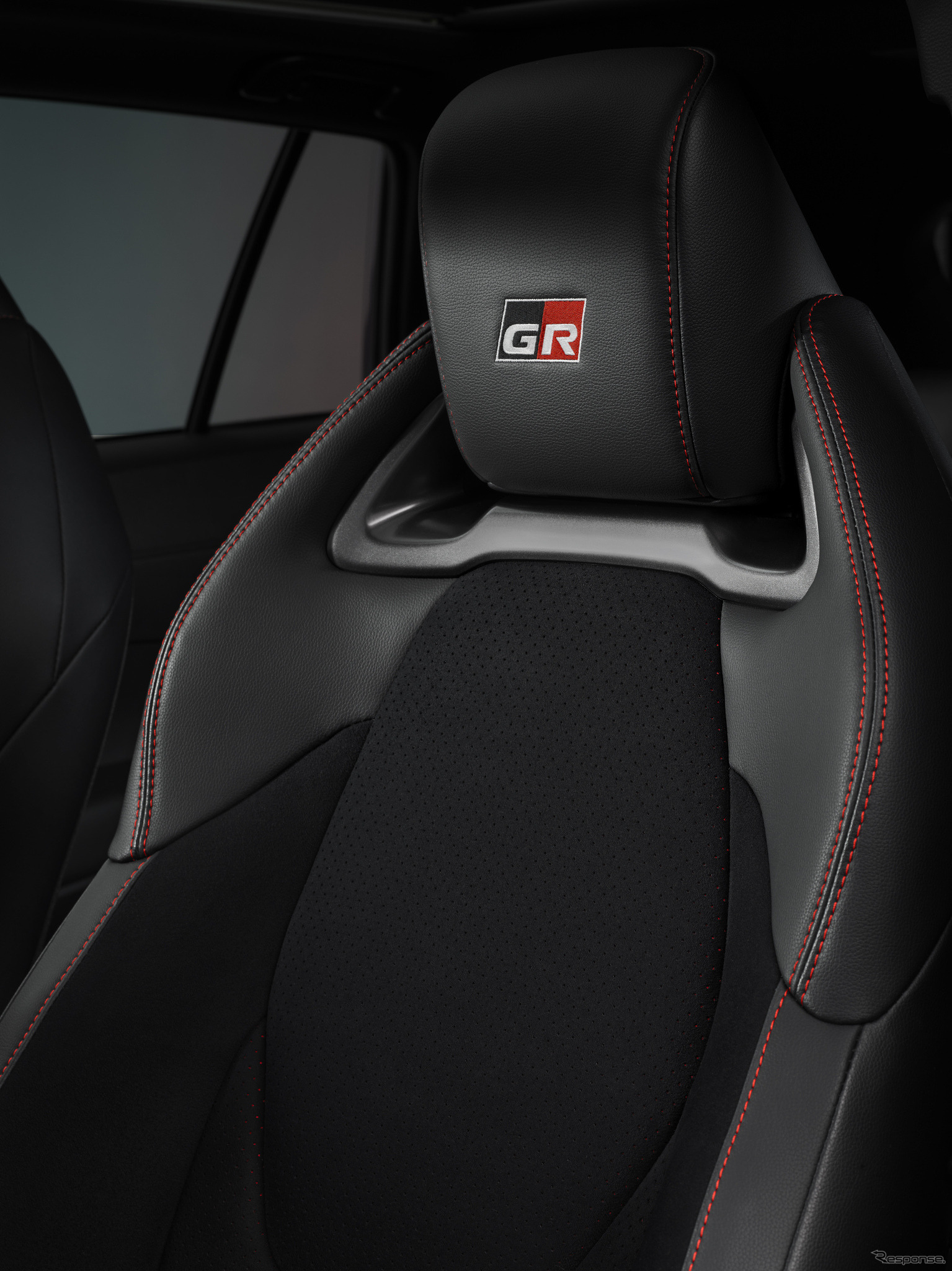 トヨタ・カローラクロスの「GRスポーツ」（欧州仕様）