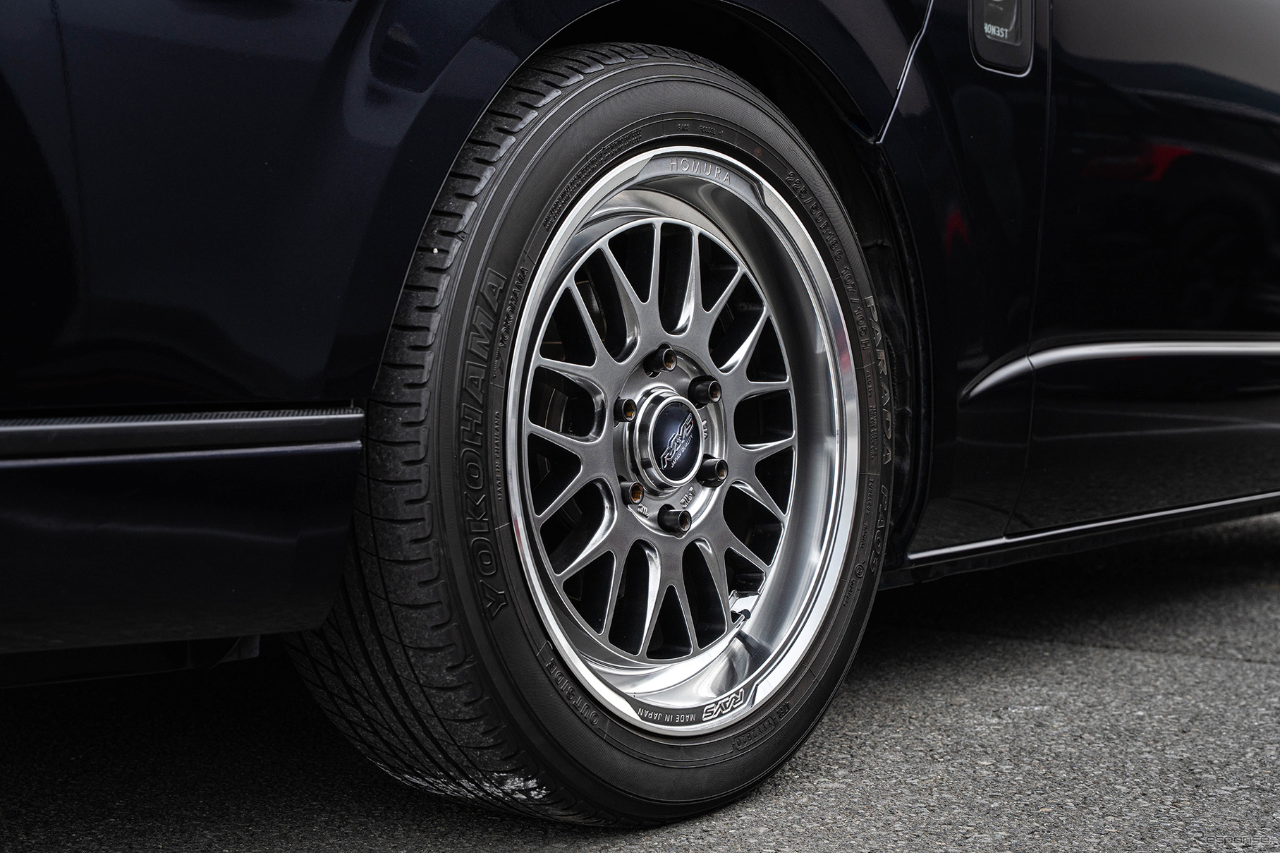 TOYOTA ハイエース × ホムラ2×9L-RA…レイズファンミーティング2025