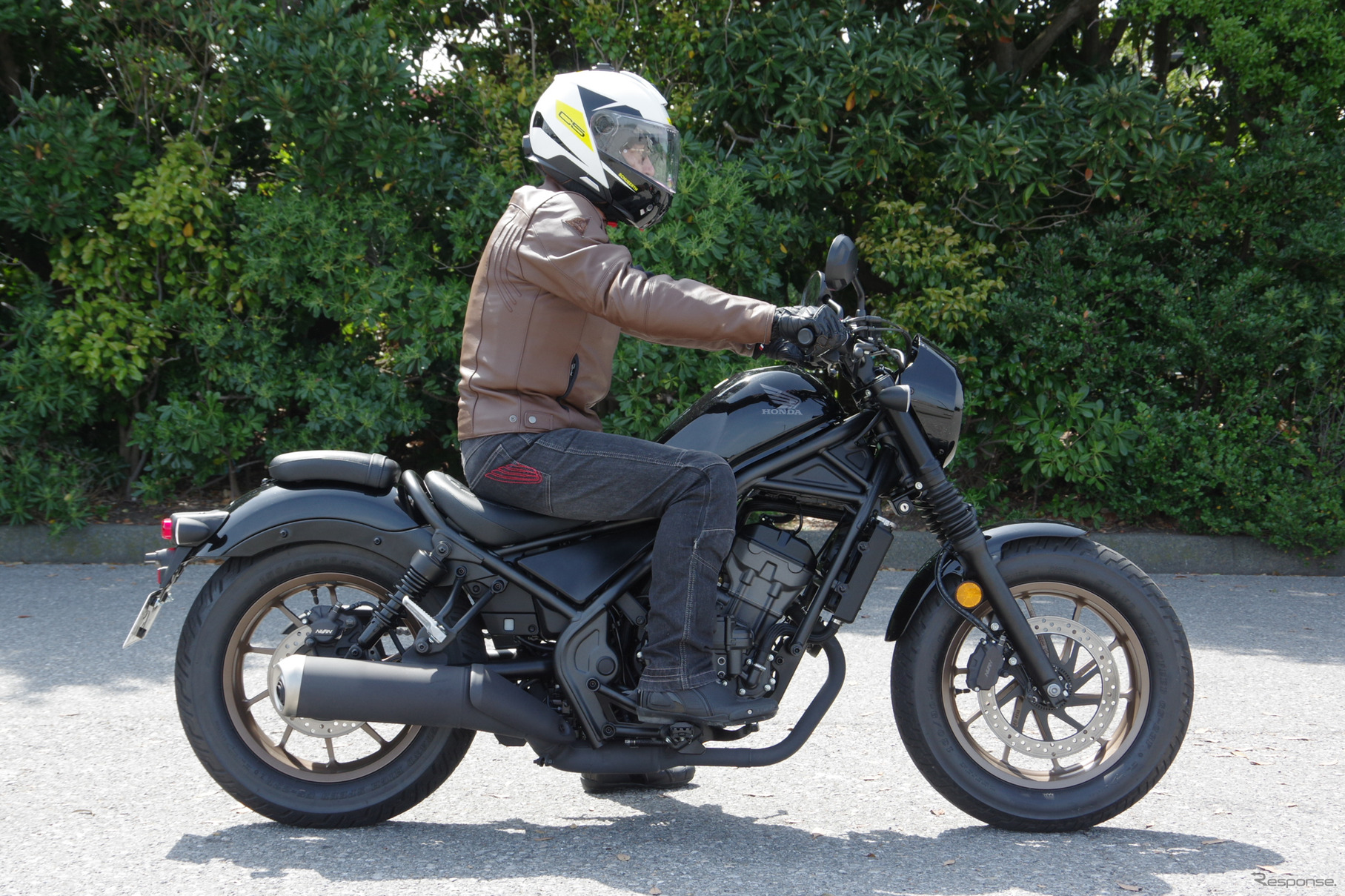 ホンダ レブル250は今回の改良でライディングポジションを変更。シートも高反発タイプに。