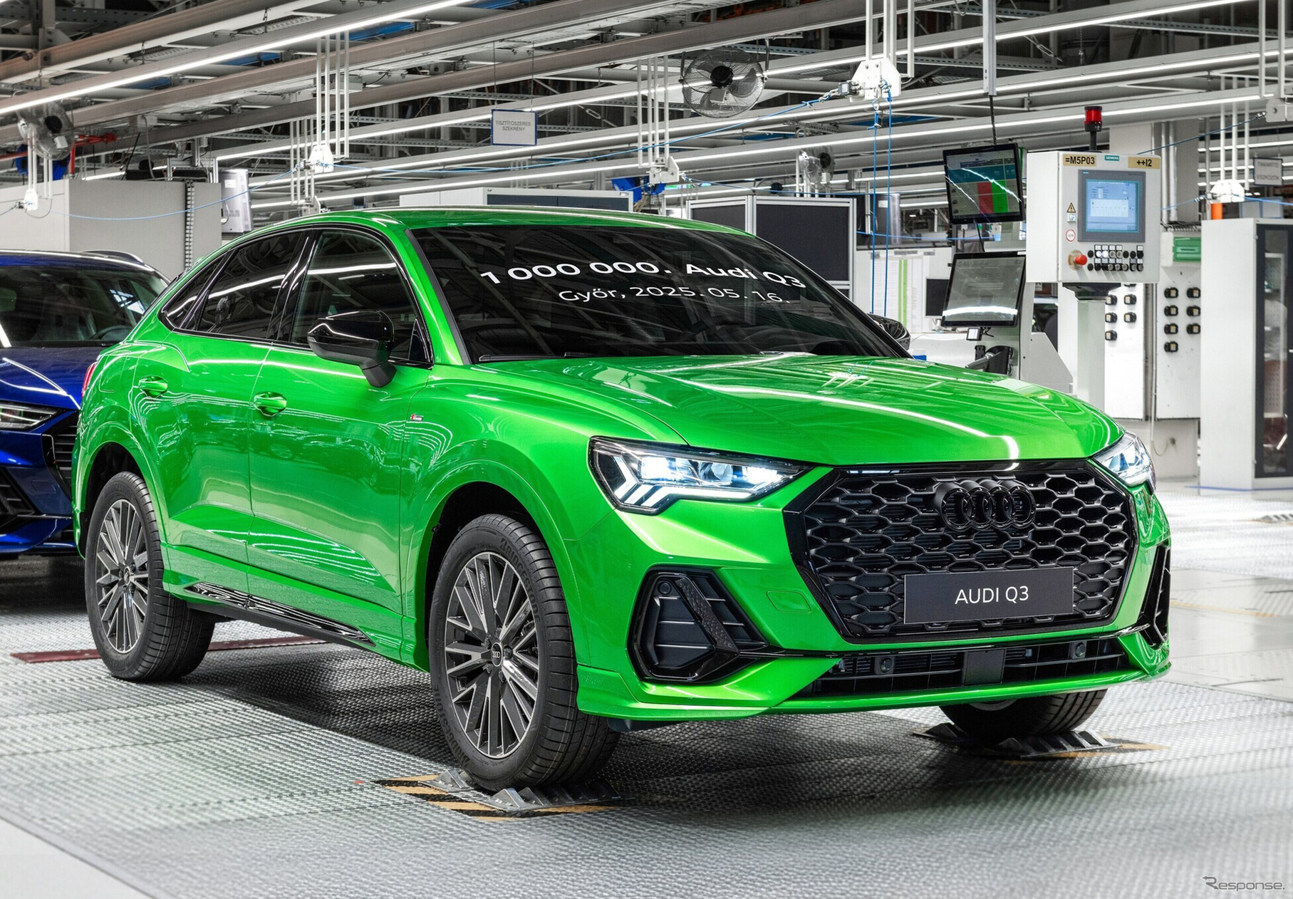 アウディ・ハンガリー工場で生産された100万台目の『Q3』
