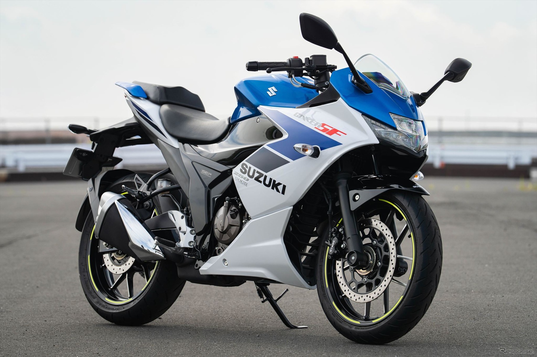 スズキ ジクサーSF250