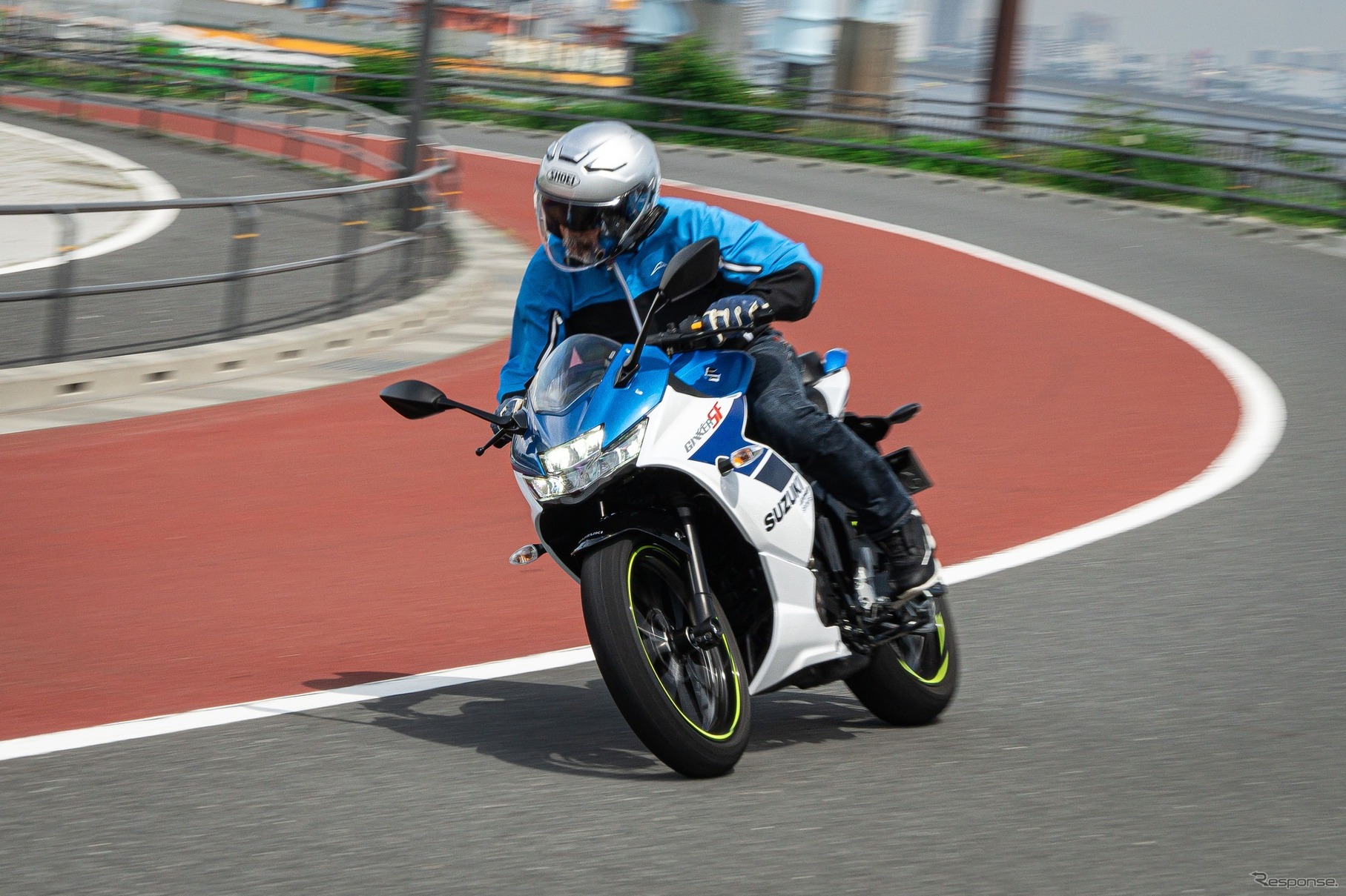 スズキ ジクサーSF250