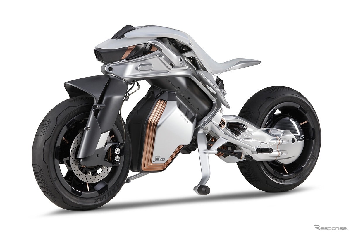 大阪・関西万博にも登場したバイクロボット「MOTOROiD2」