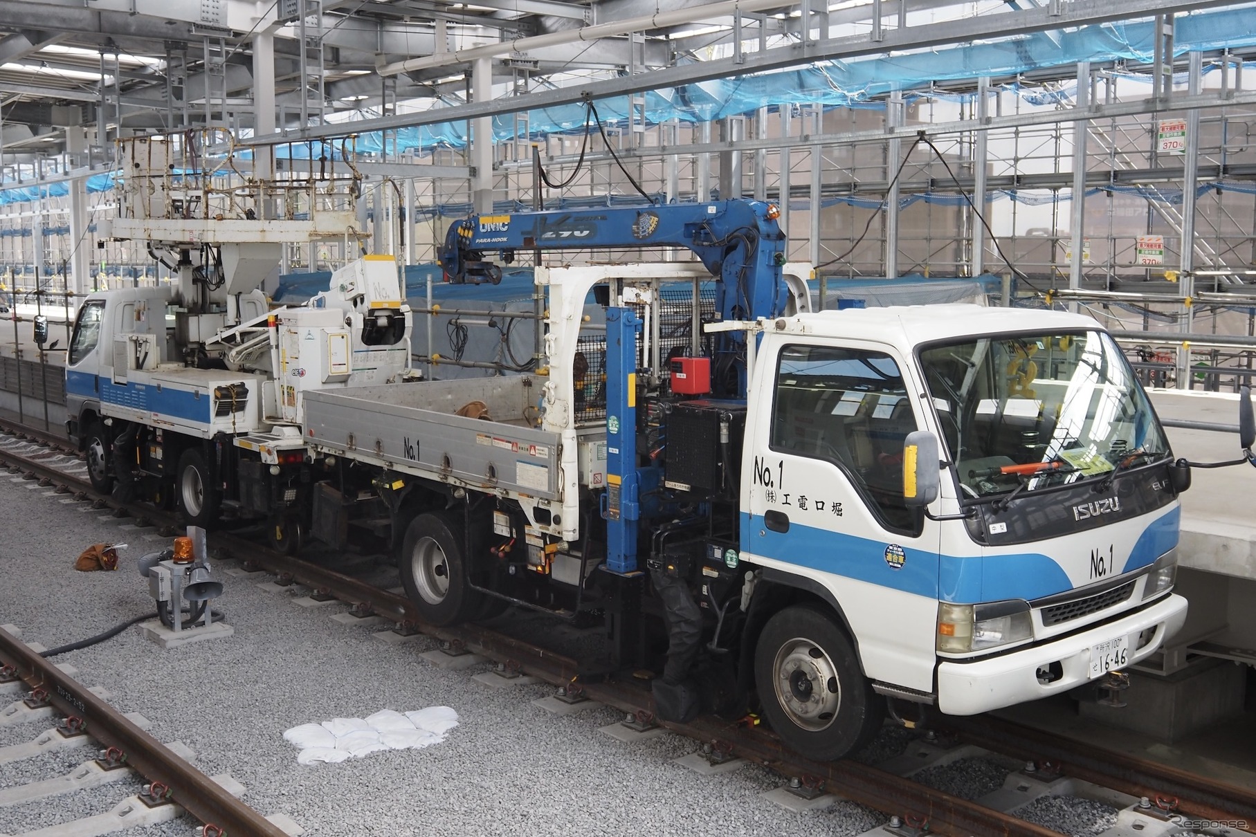 東村山駅付近連続立体交差事業施設見学会に展示された軌陸車（6月1日）