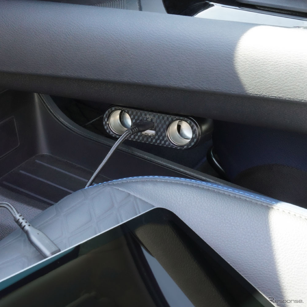オウルテックのケーブル型車載充電器「OWL-CCUCD2C2-BK」