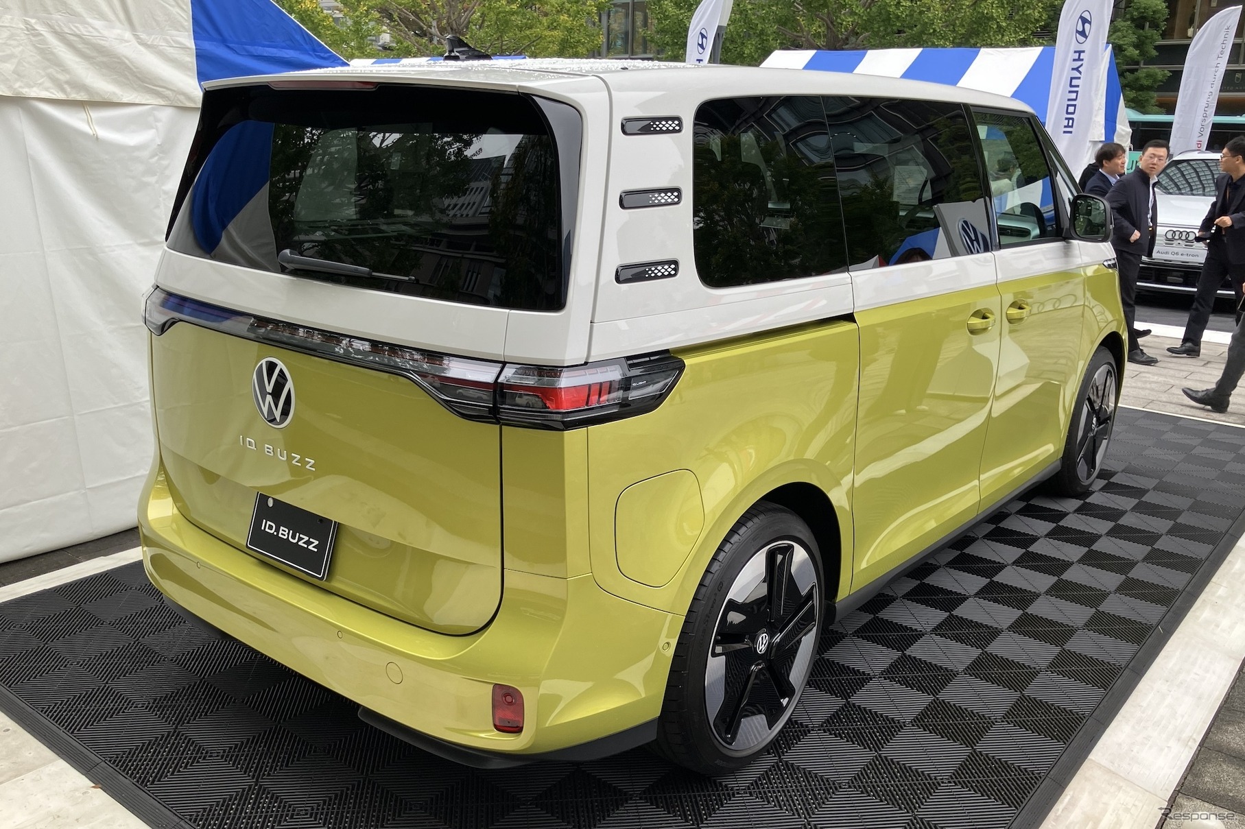 VW ID. Buzz 欧州仕様（写真は2024年、JAIAカーボンニュートラル促進イベント in 東京：行幸通り）