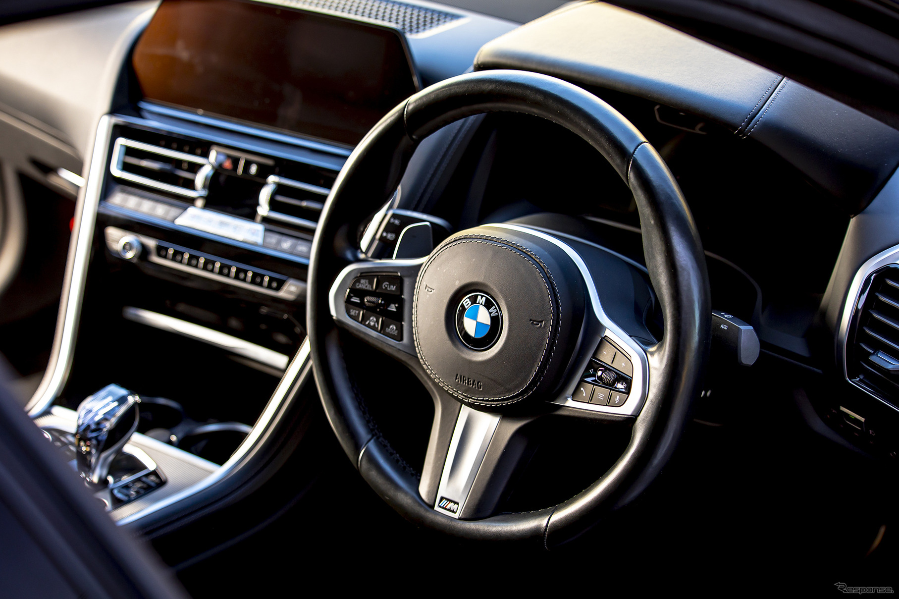 上質な時間は、音から始まる。BMW×FOCAL限定モデルが描く至高の車内空間