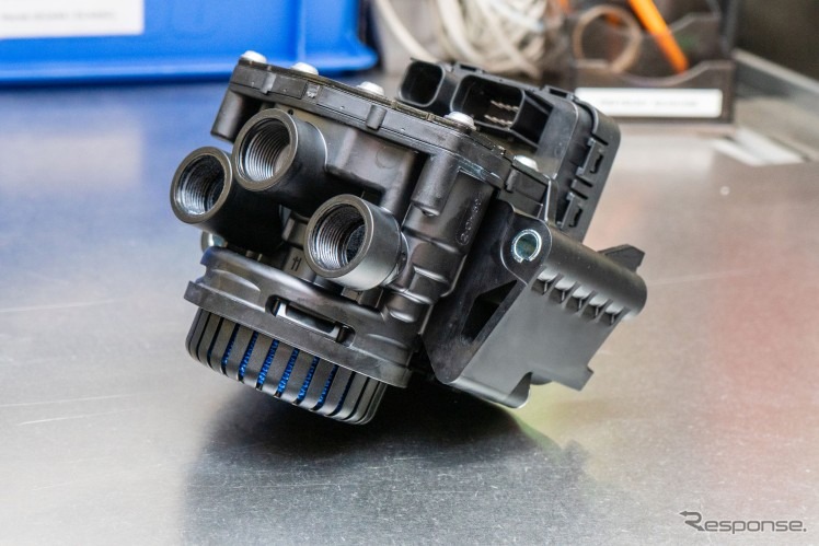 ZF最新の第5世代電子制御エアサスペンション（ECAS）技術「OptiRide ECAS」
