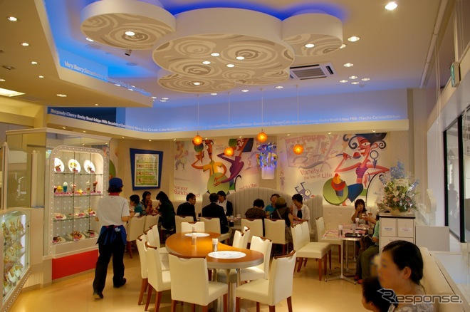 アメリカンスタイルの「あみアウトレット」