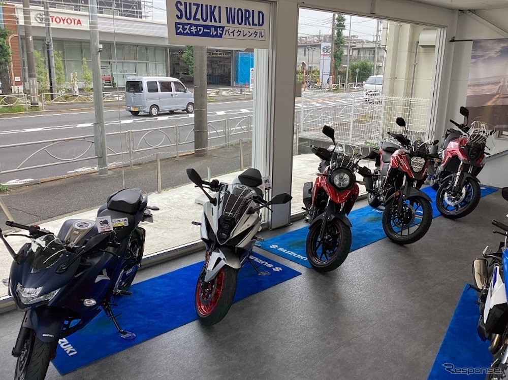 新型バイクのレンタルサービスを開始するスズキワールド多摩店
