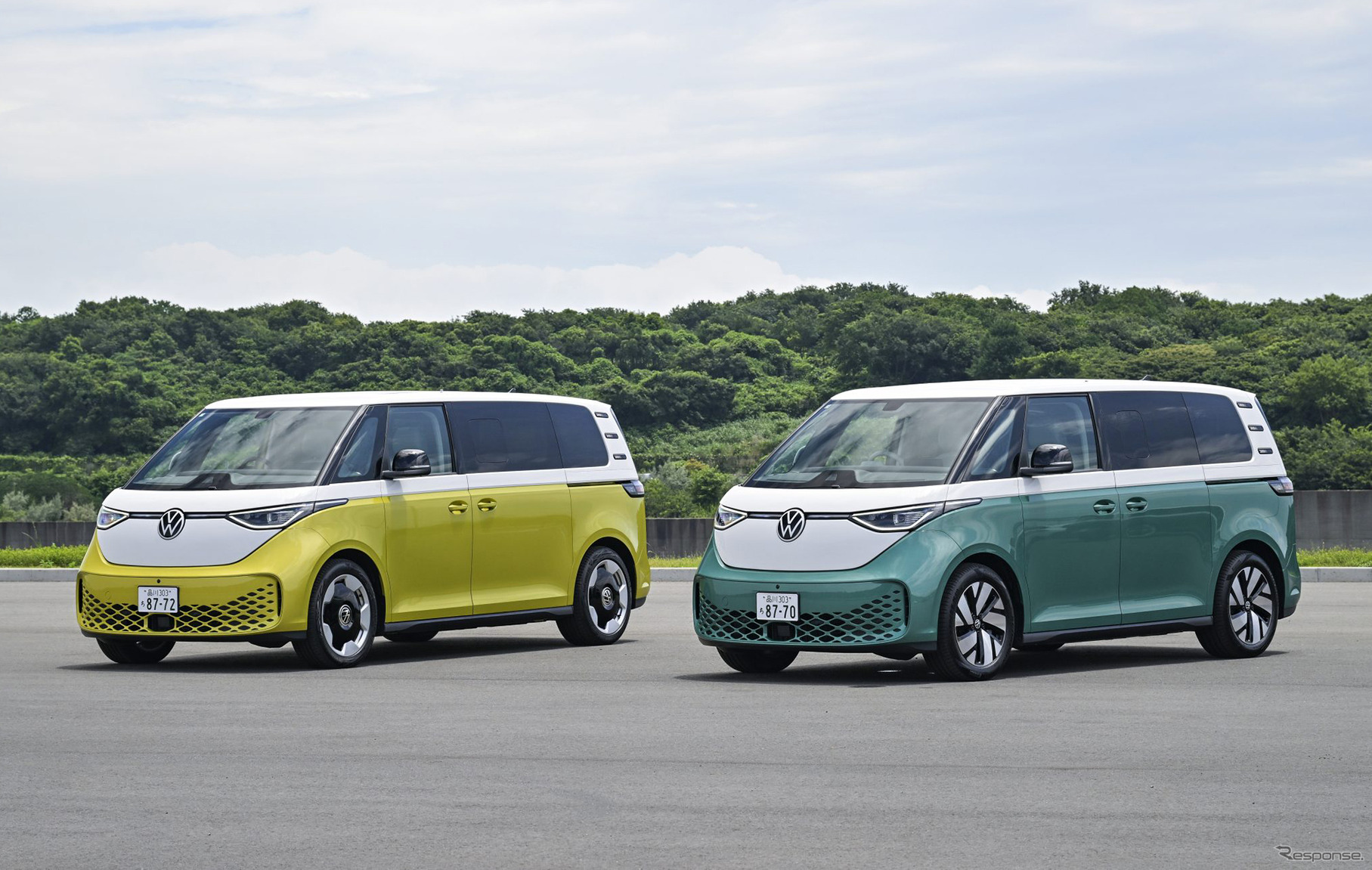 VW ID. Buzz プロ・ロングホイールベース（左）とVW ID. Buzz プロ（右）