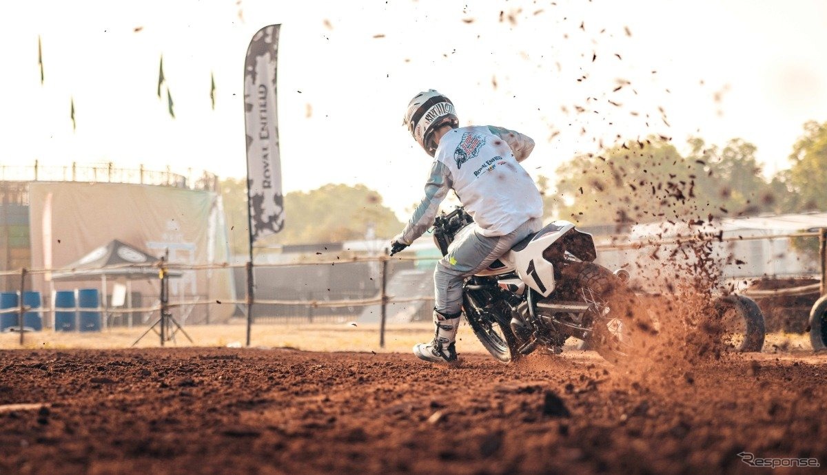 ロイヤルエンフィールドの新型フラットトラック専用バイク「FT450」
