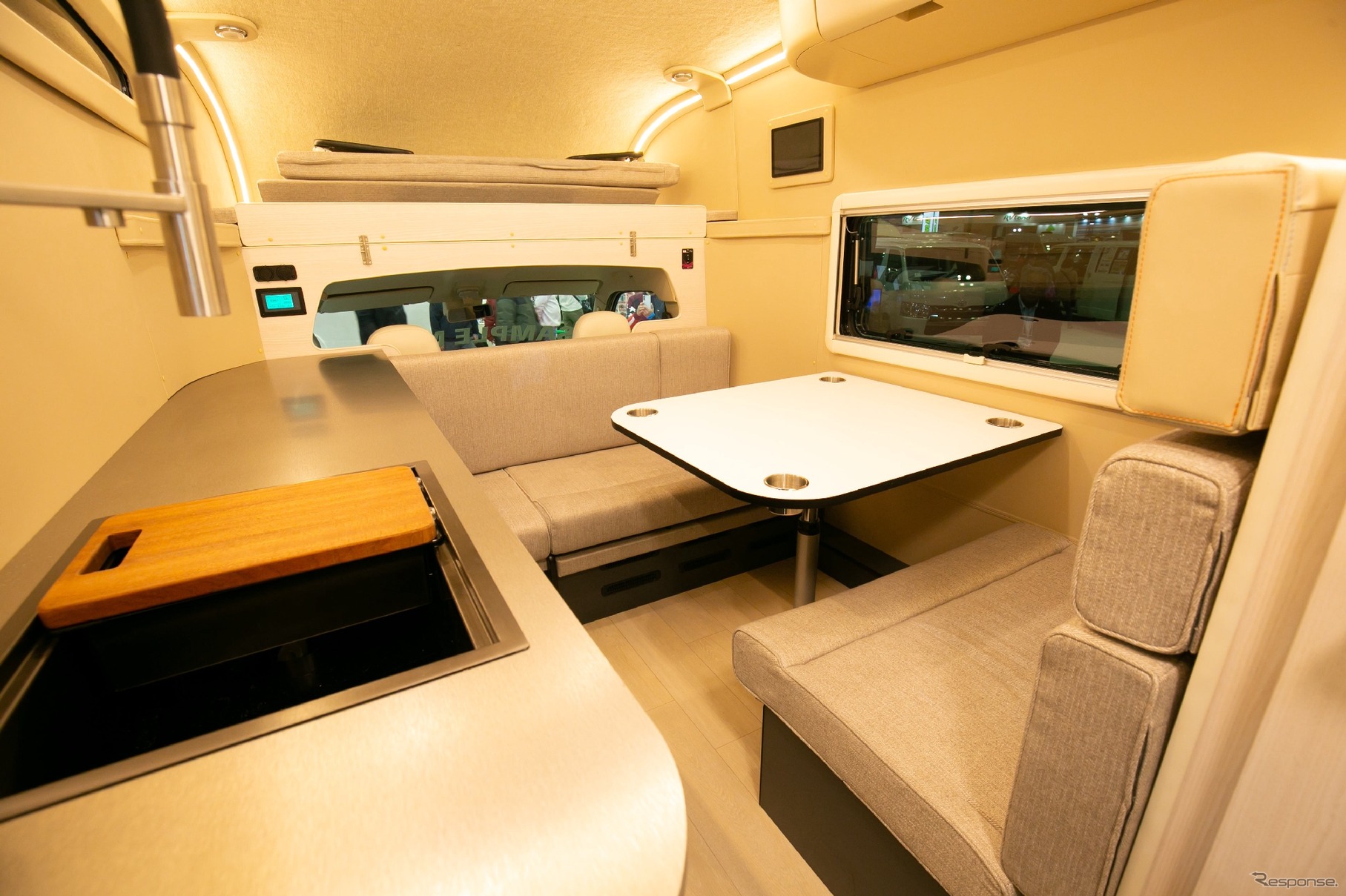 キャンピングカー（イメージ）