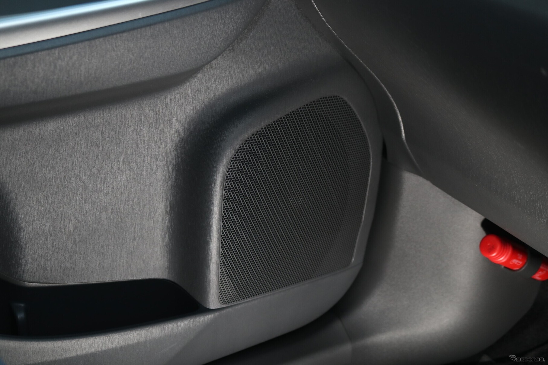 フロントスピーカーはユーザー時代にレジェーラで取り付けたモレルのマキシモ ウルトラ602。