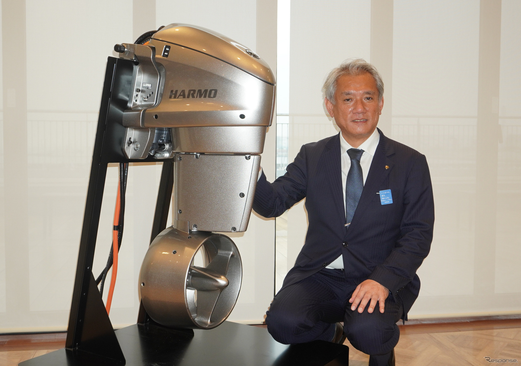 ヤマハ発動機の新型操船システム「HARMO（ハルモ）」とマリン事業本部 国内事業推進部 事業推進部長の吉田竜也氏