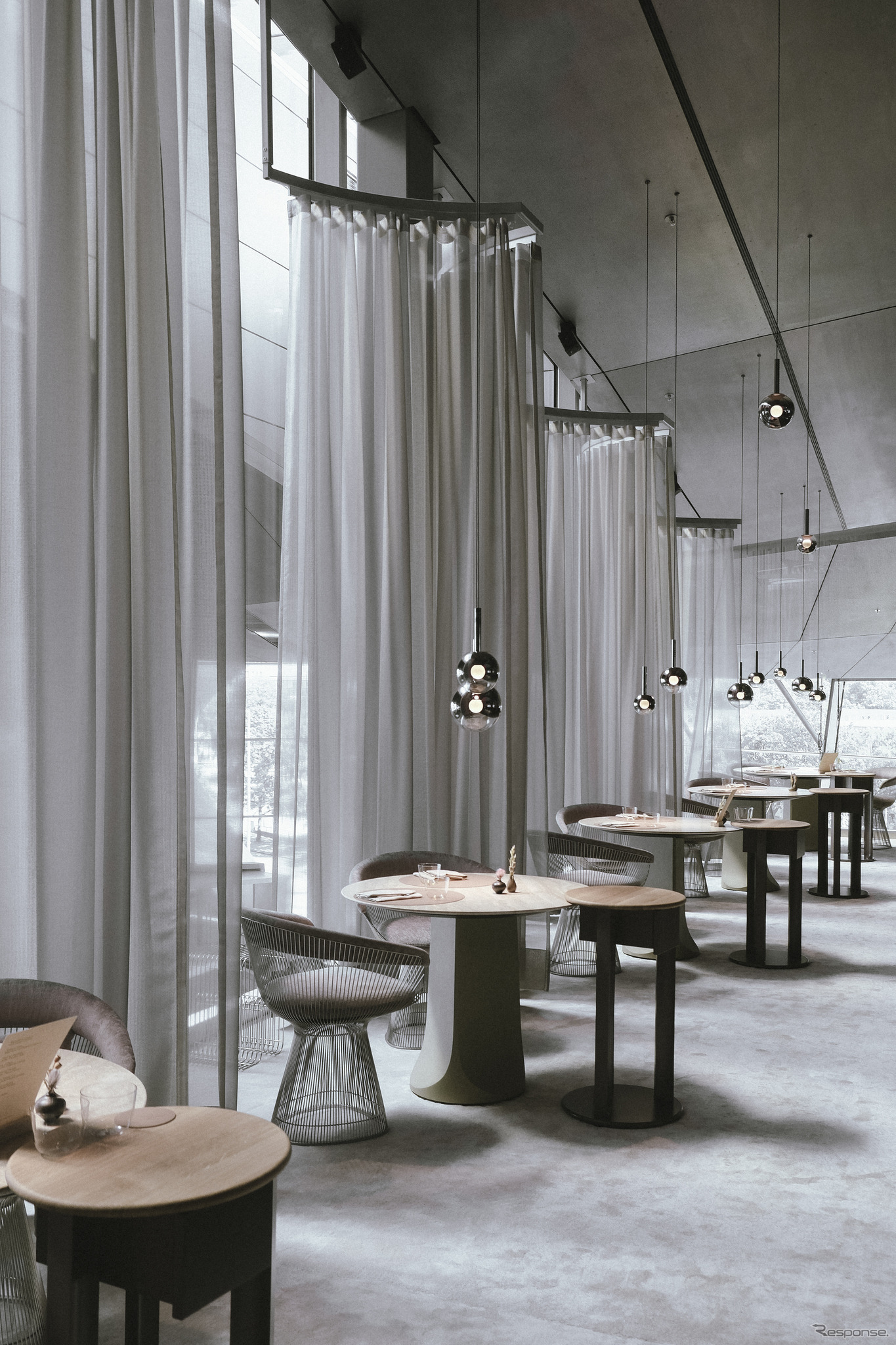 自動車博物館「BMW Welt」の新しい高級レストラン「THE CLOUD by Kafer」