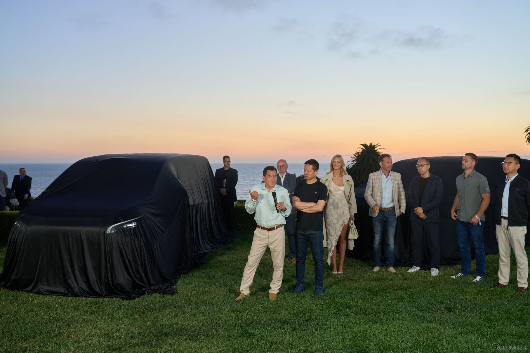 新型電動ミニバン『FXスーパーワン』の内覧会