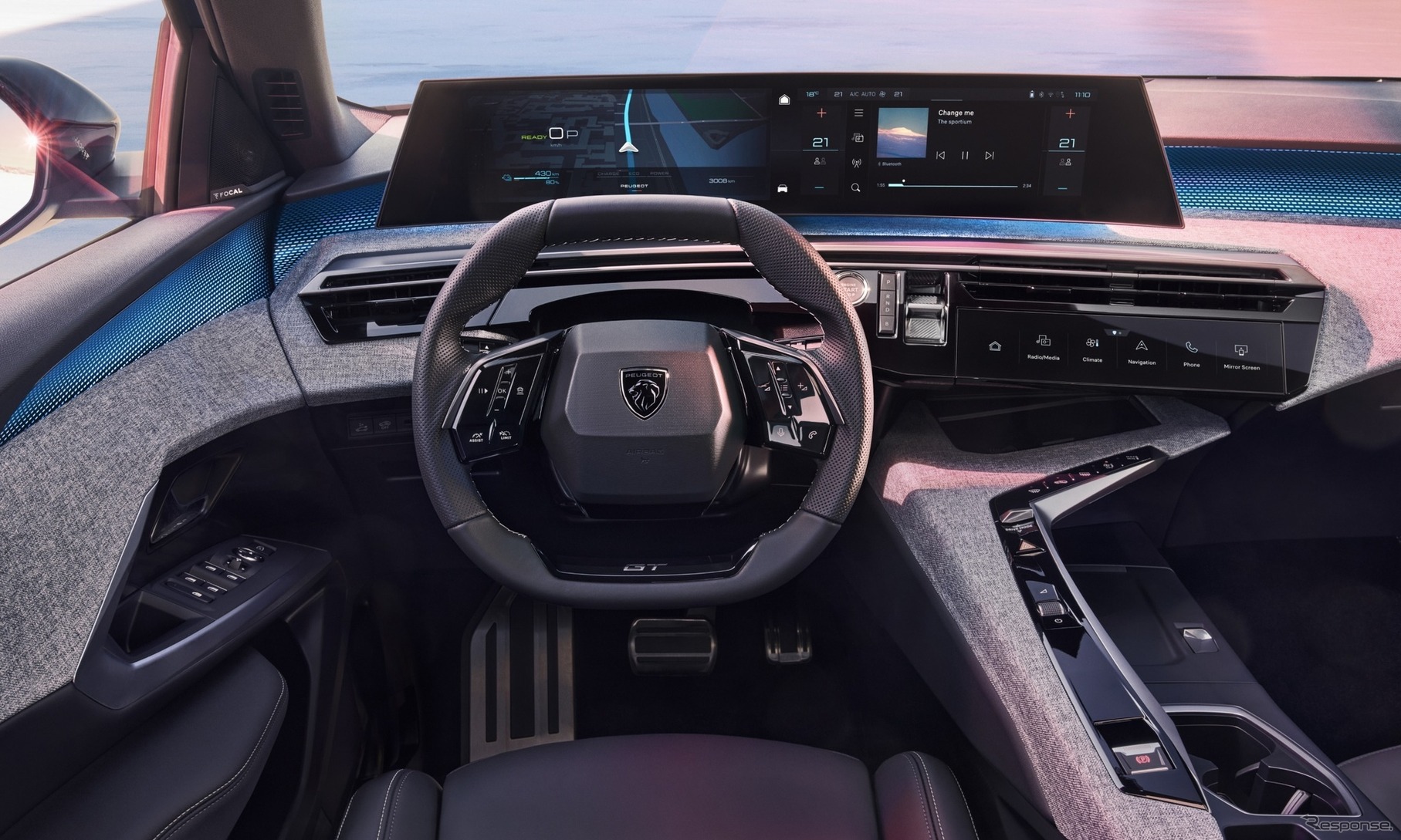 プジョー3008新型（ハイブリッド）