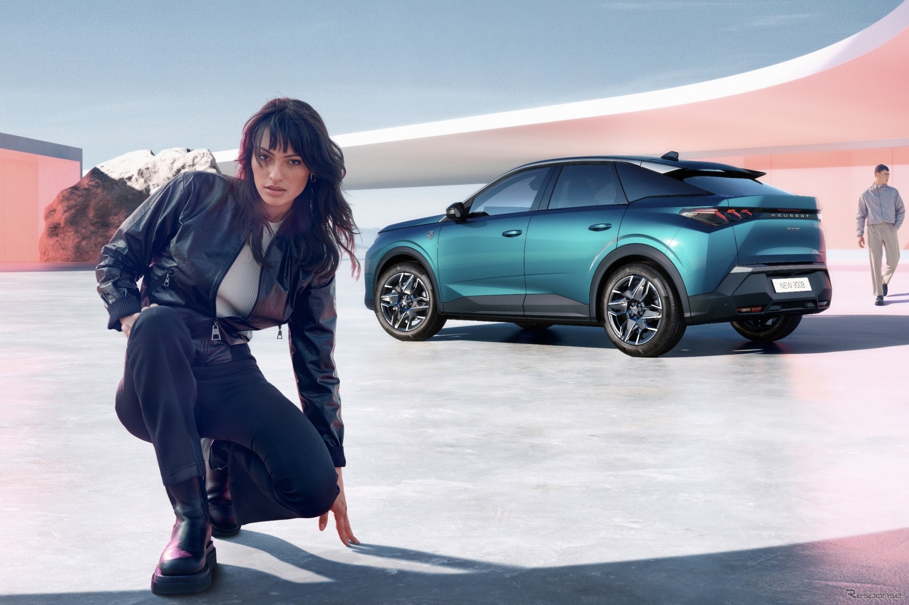 プジョー3008新型（ハイブリッド）