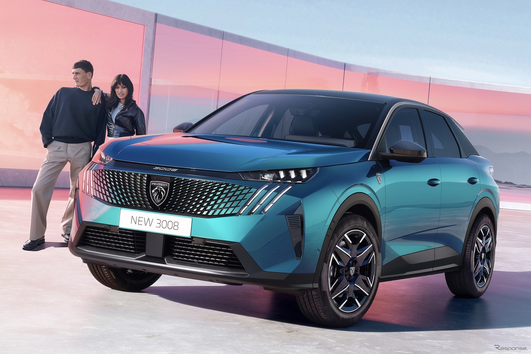 プジョー3008新型（ハイブリッド）