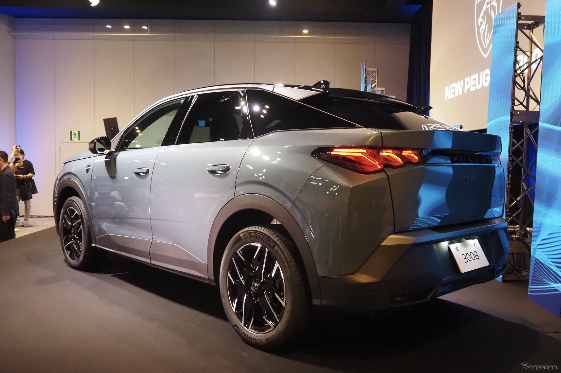 プジョー3008新型（ハイブリッド）