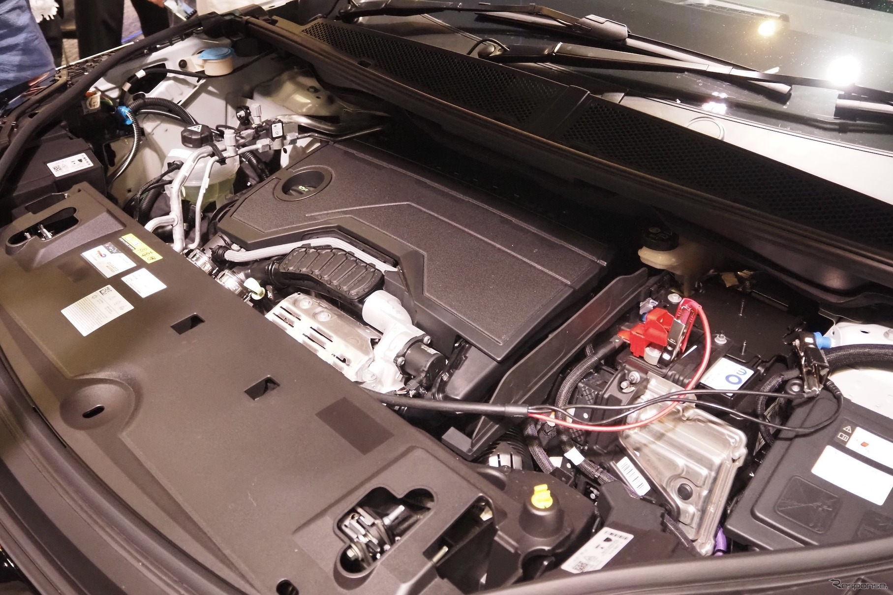 プジョー3008新型（ハイブリッド）