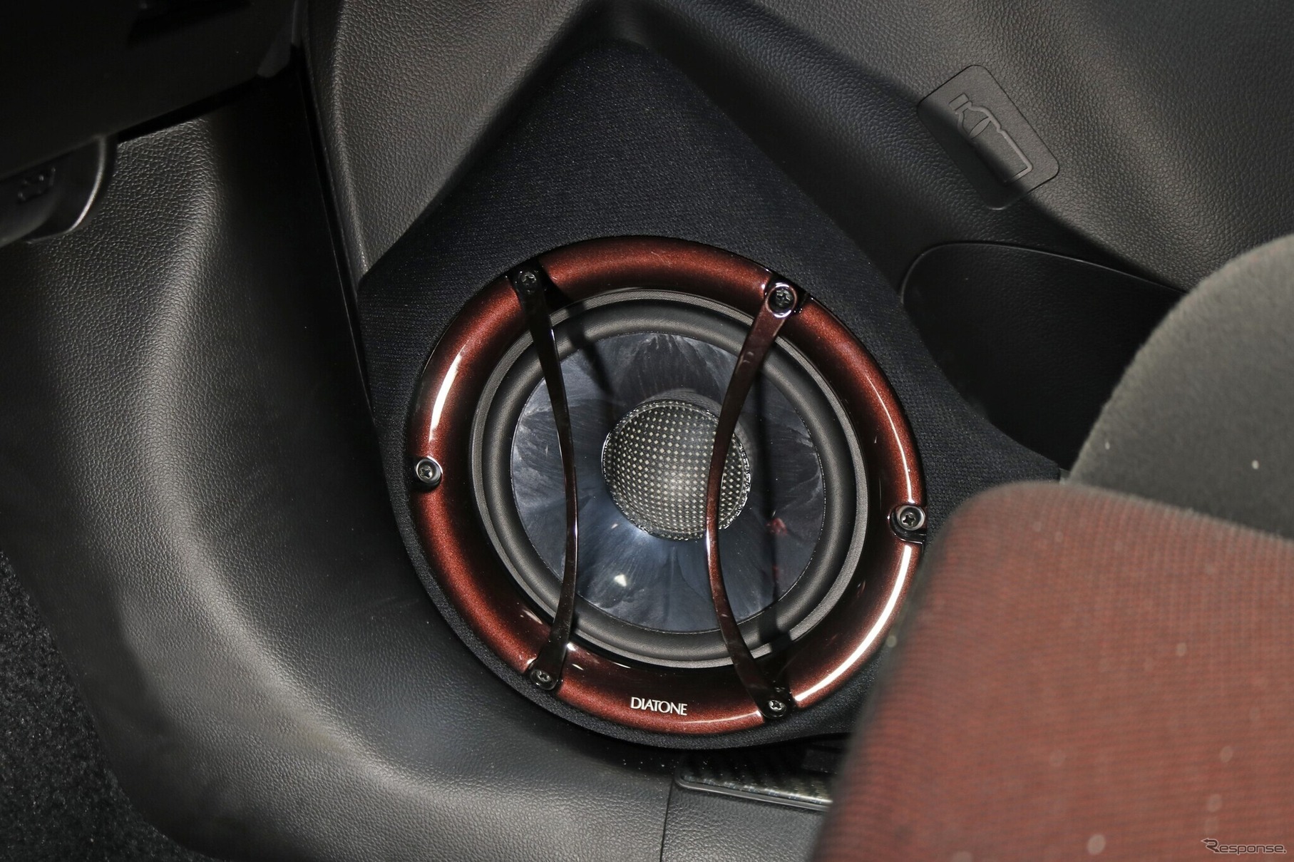 スイフトスポーツが劇的進化！ スピーカー×市販ナビの新たな音体験［Pro Shop インストール・レビュー］by  M.E.I.