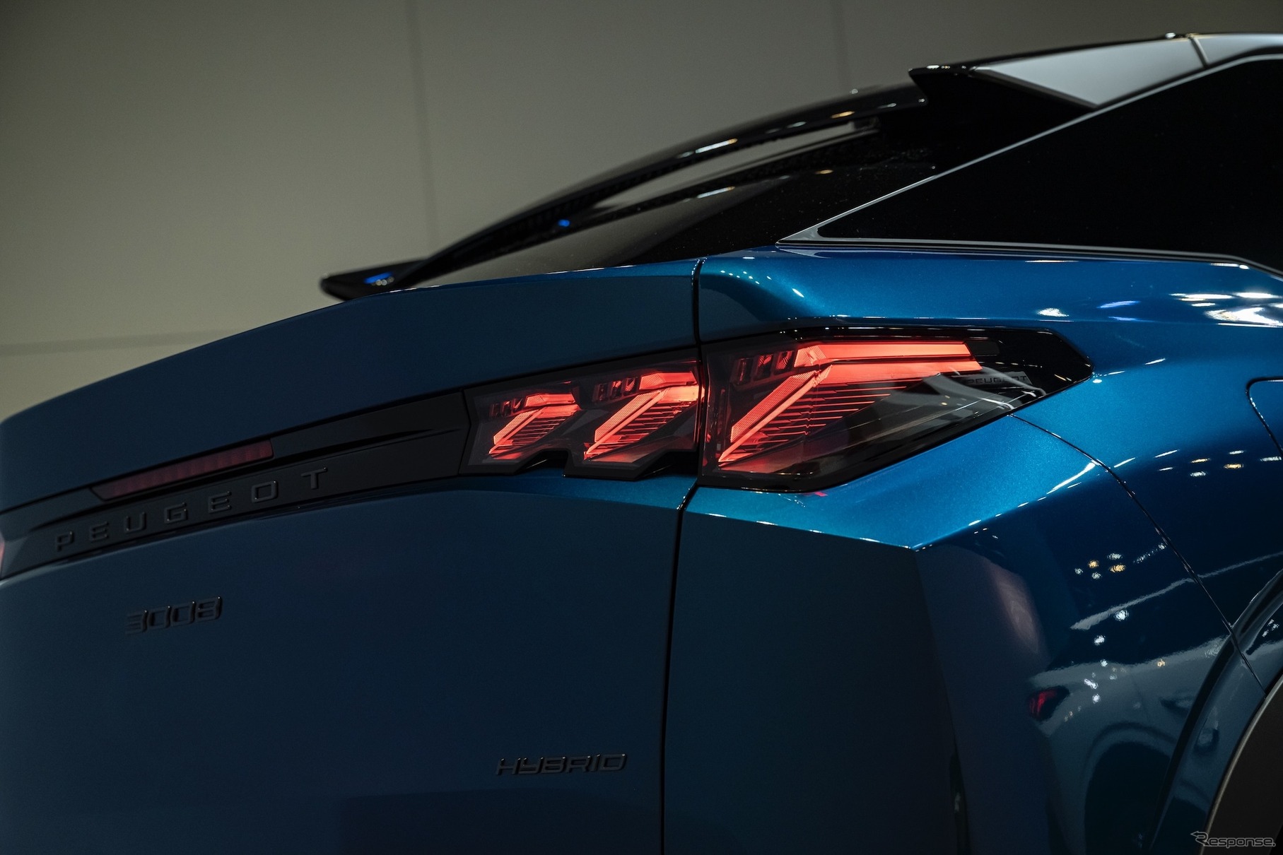 プジョー3008GT ハイブリッド