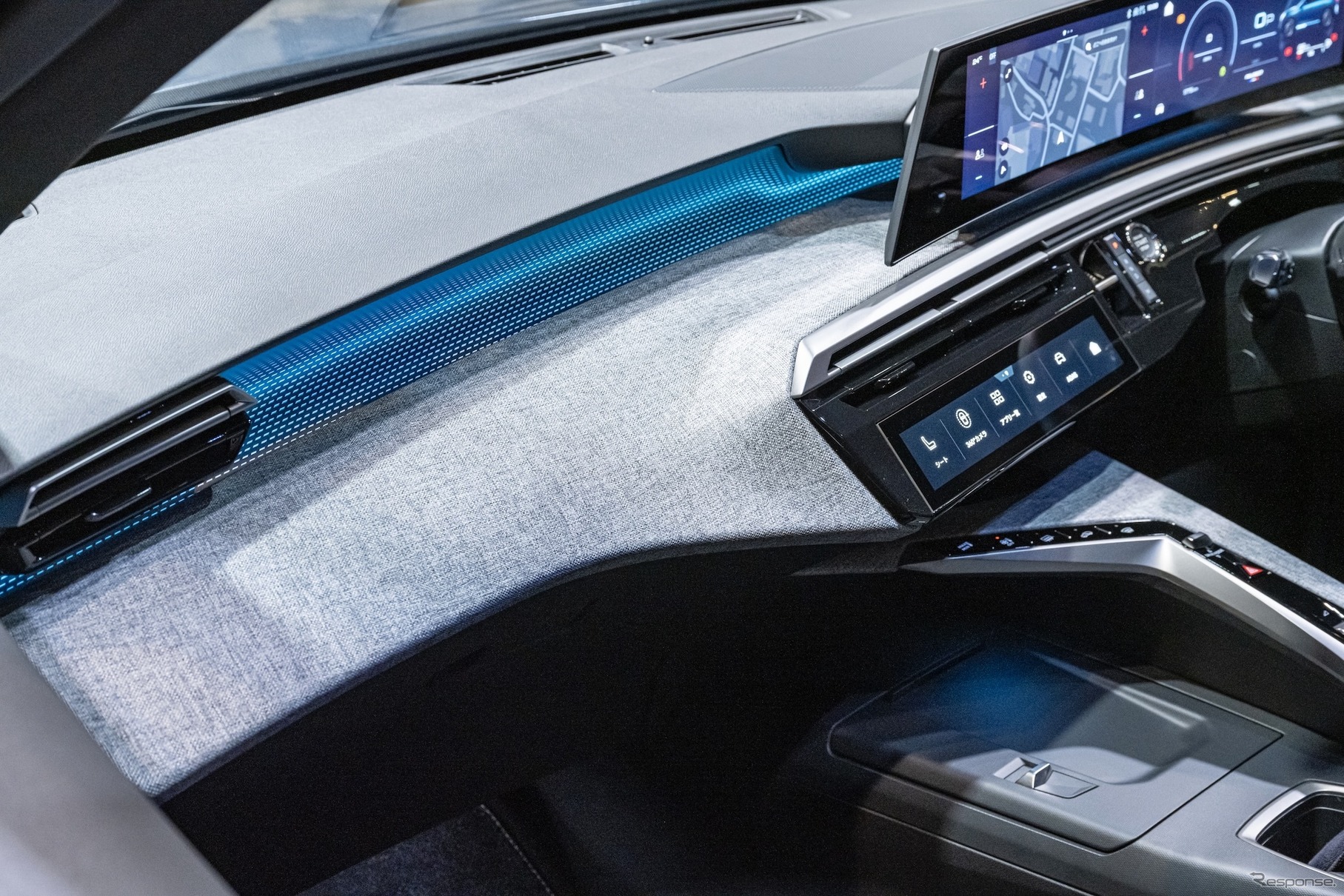 プジョー3008GT ハイブリッド