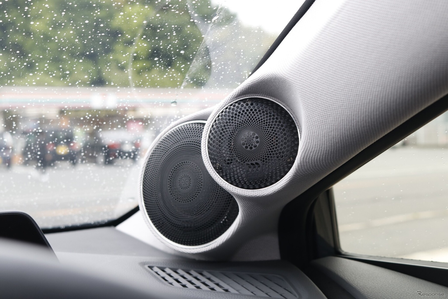 「プリウス純正じゃ満足できない」オーナー必見のプロショップ活用術［car audio newcomer］by  M.E.I.　前編
