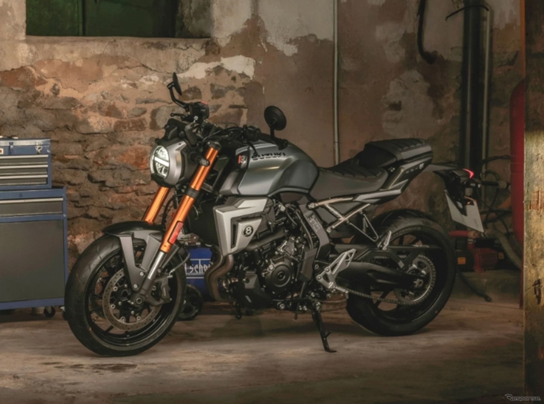 スズキ GSX-8T