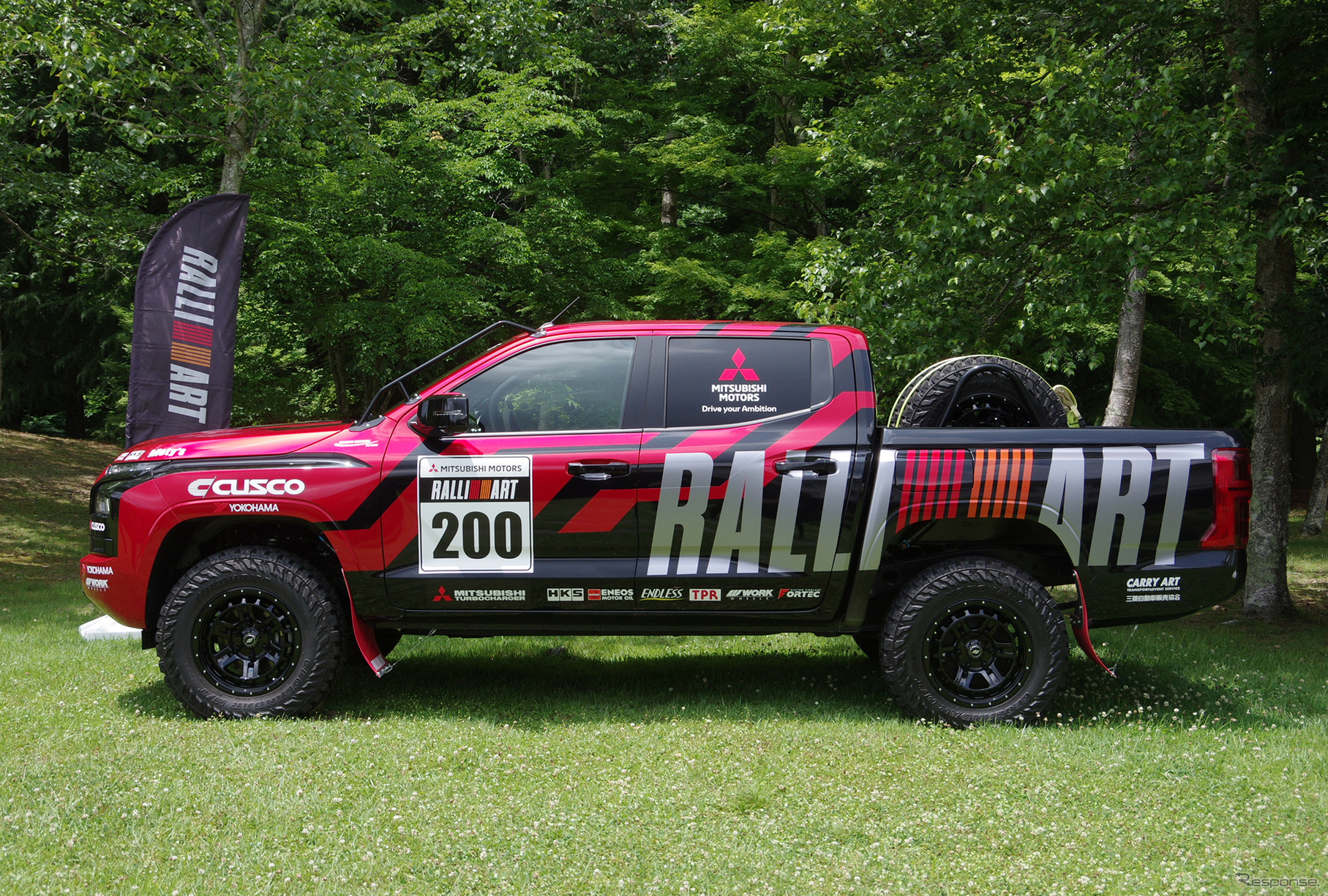 AXCR2025に参戦する三菱トライトンのデモカー