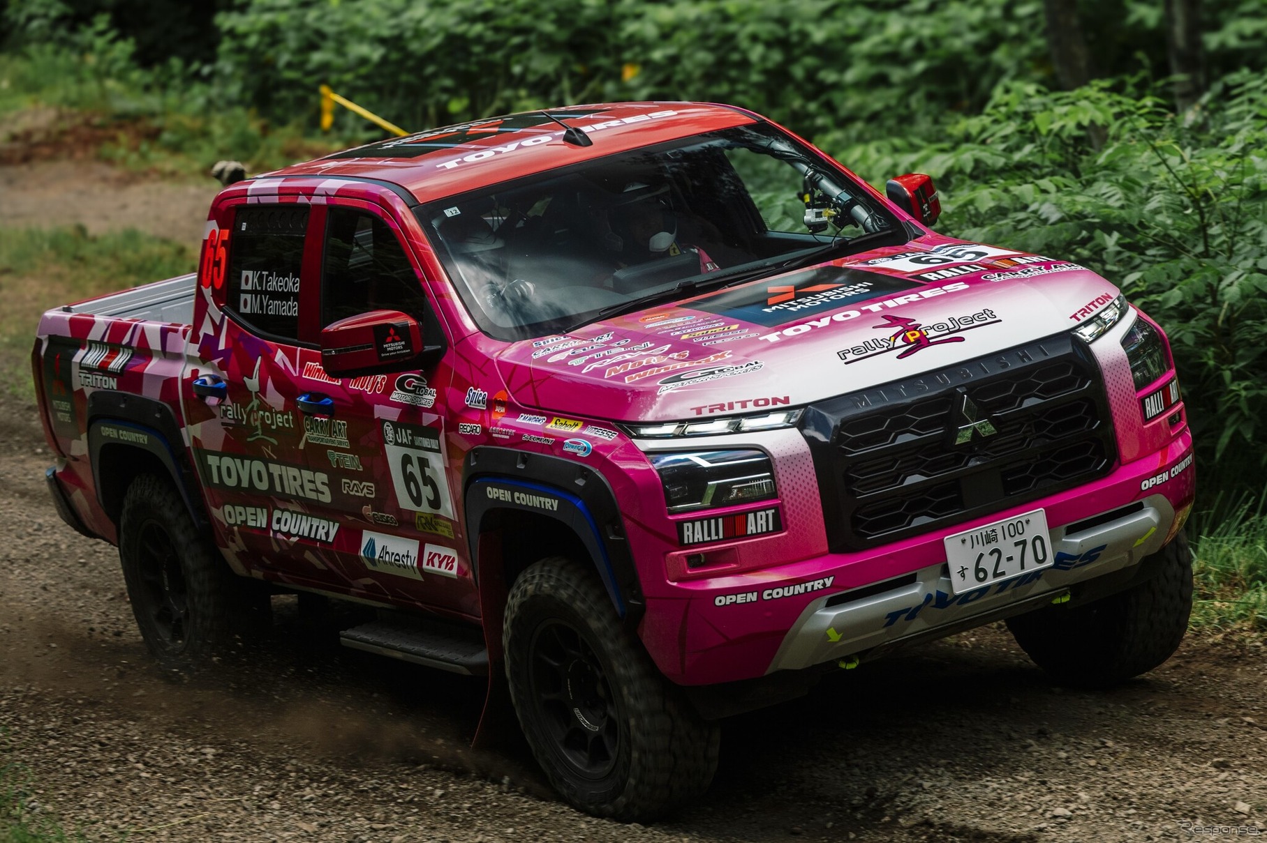 XC-2クラス4位の「圭ラリープロジェクト with MMC TOYO TIRES」チーム
