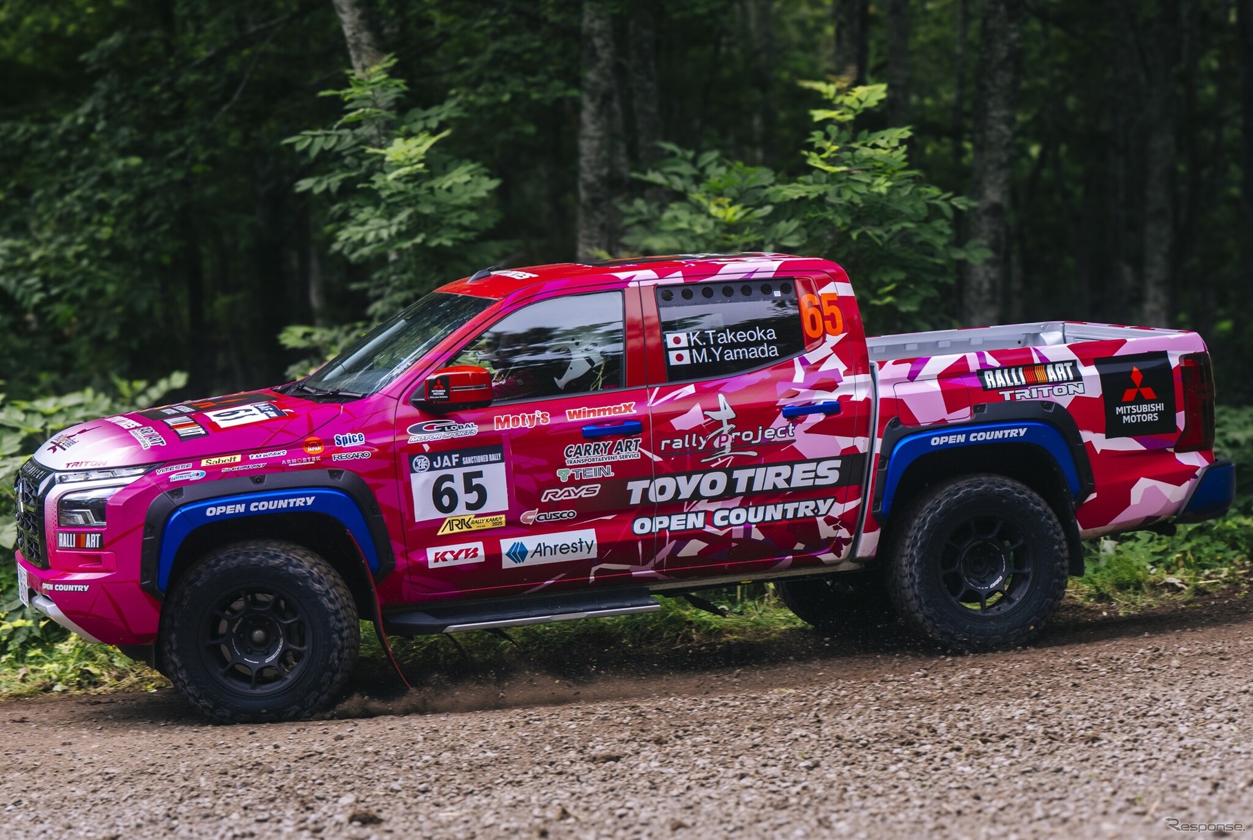 XC-2クラス4位の「圭ラリープロジェクト with MMC TOYO TIRES」チーム