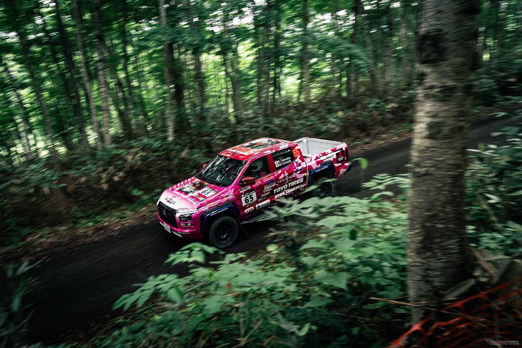 XC-2クラス4位の「圭ラリープロジェクト with MMC TOYO TIRES」チーム