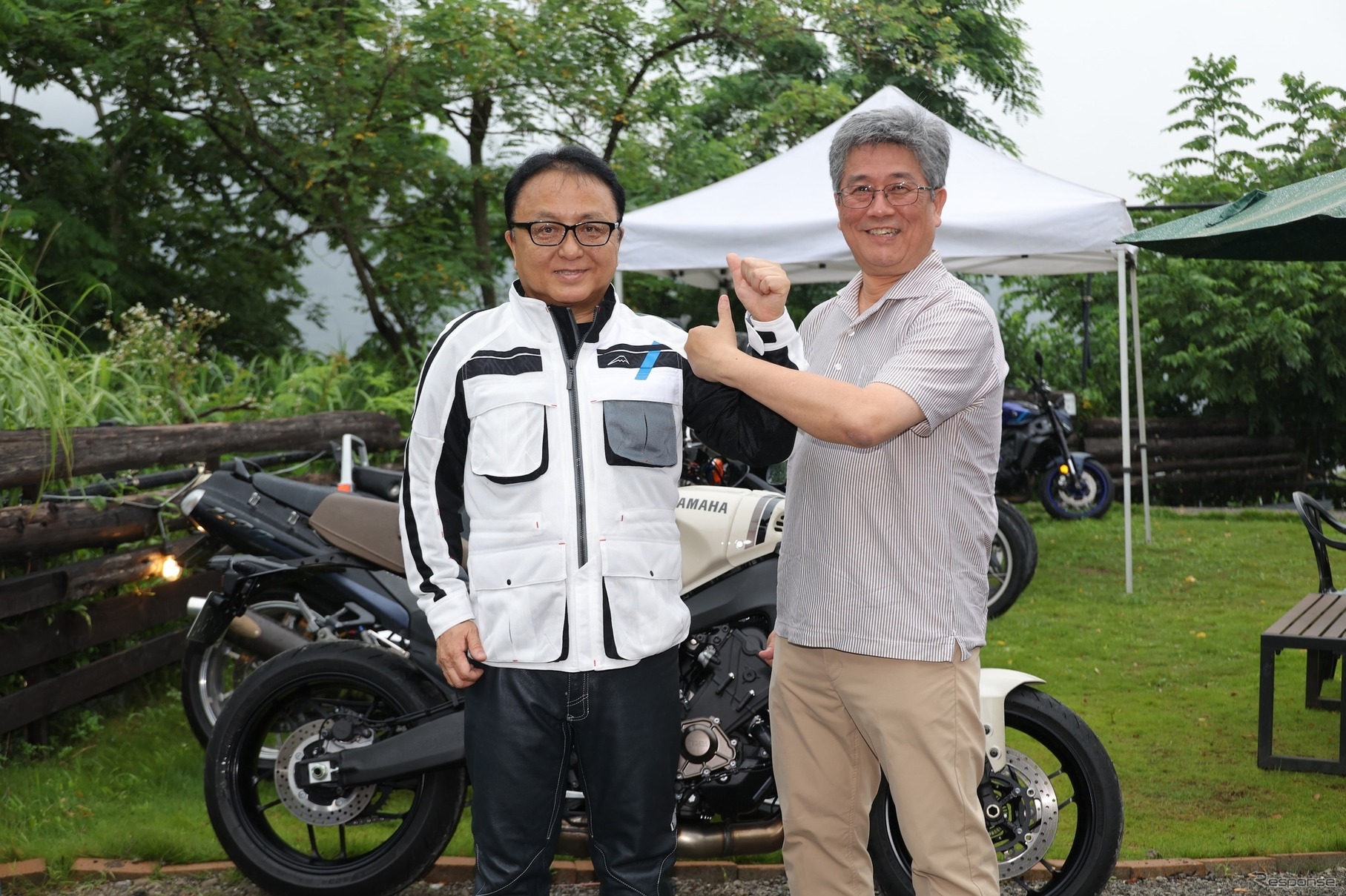 自工会・二輪車委員会委員長の設楽元文氏（左）と自工会 常務理事の江坂行弘氏（右）