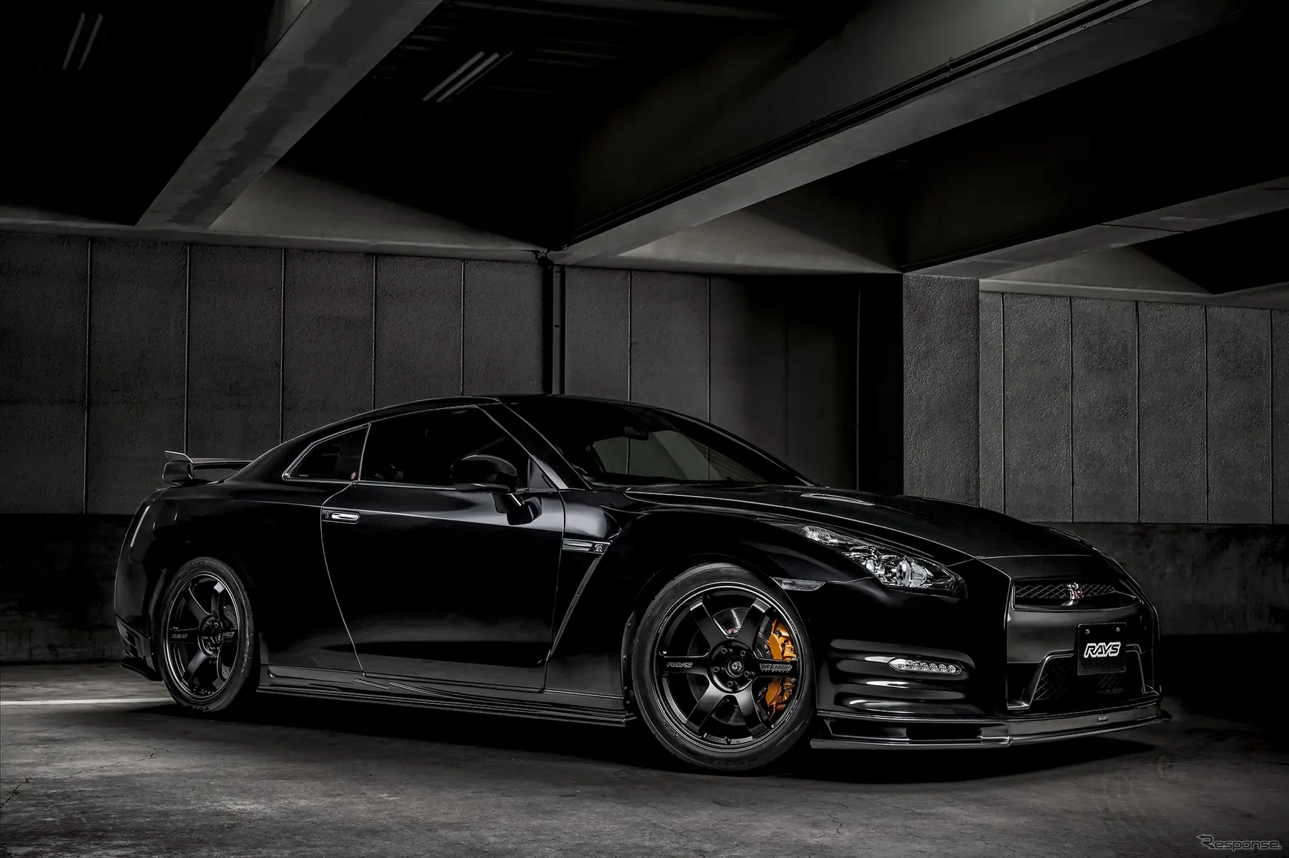 TE37 SAGA S-plus Black Shadow LTD. × NISSAN R35 GTR